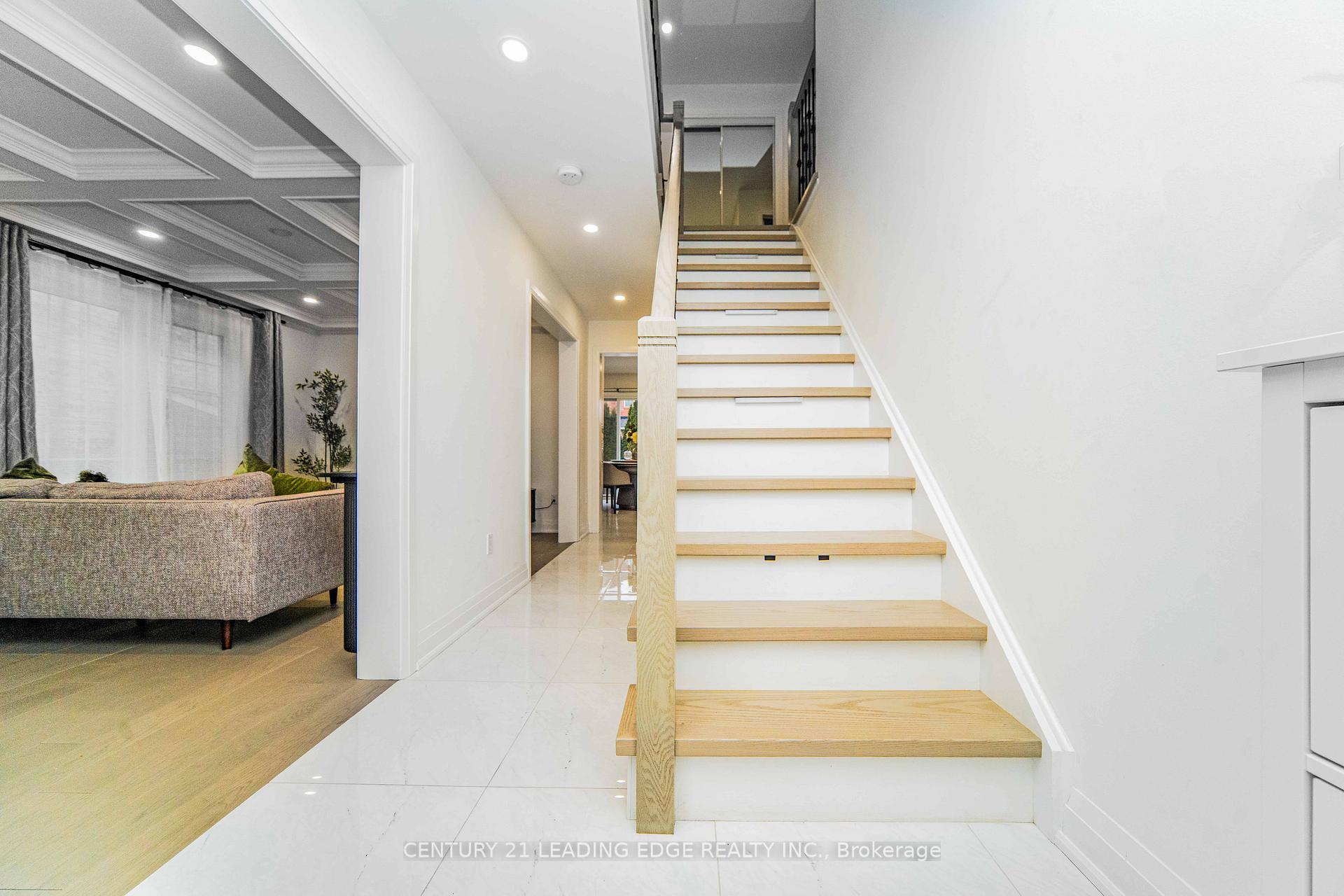 Photo 16 of 37 Landsdown Crescent, Markham, Wismer — HOMEH