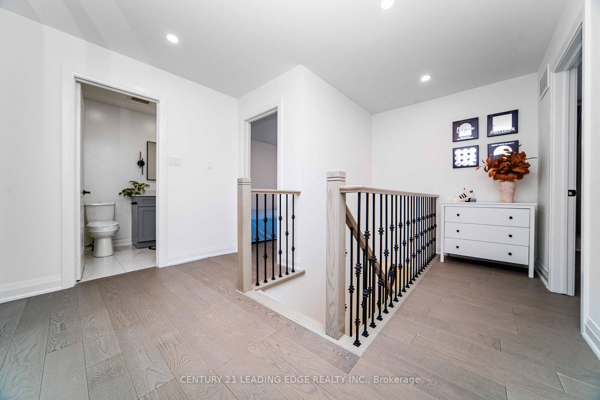 Photo 25 of 37 Landsdown Crescent, Markham, Wismer — HOMEH