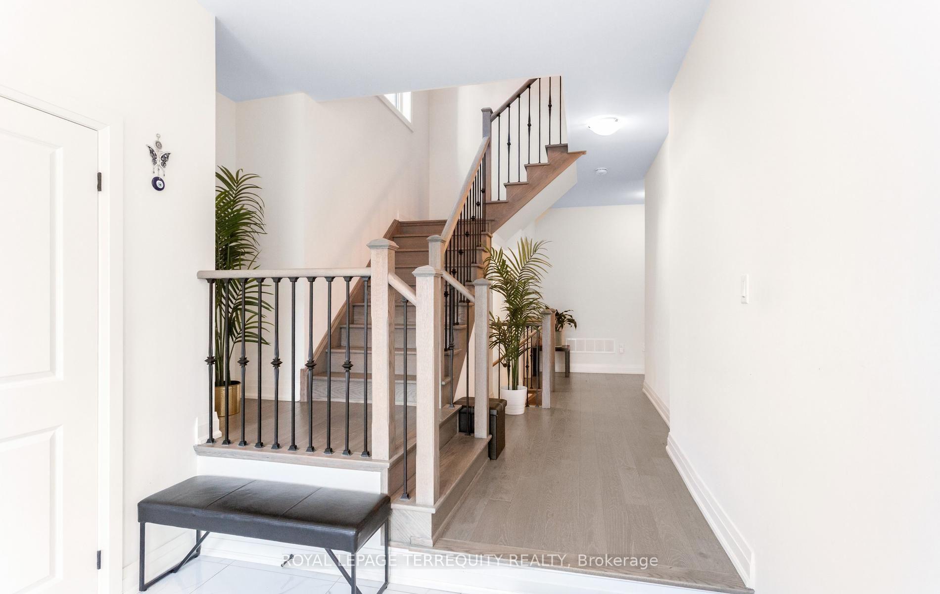 Photo 6 of 242 Factor Street, Vaughan, Kleinburg — HOMEH