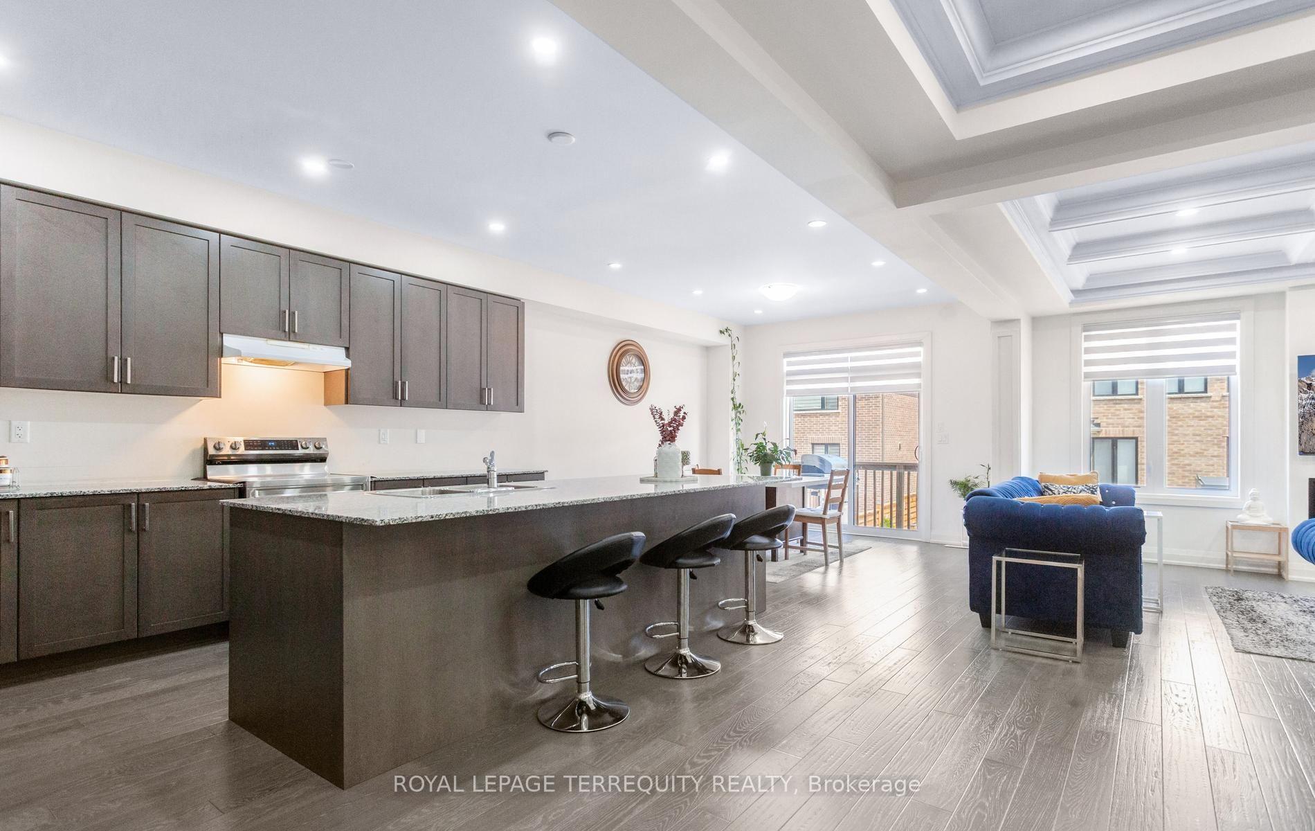Photo 8 of 242 Factor Street, Vaughan, Kleinburg — HOMEH