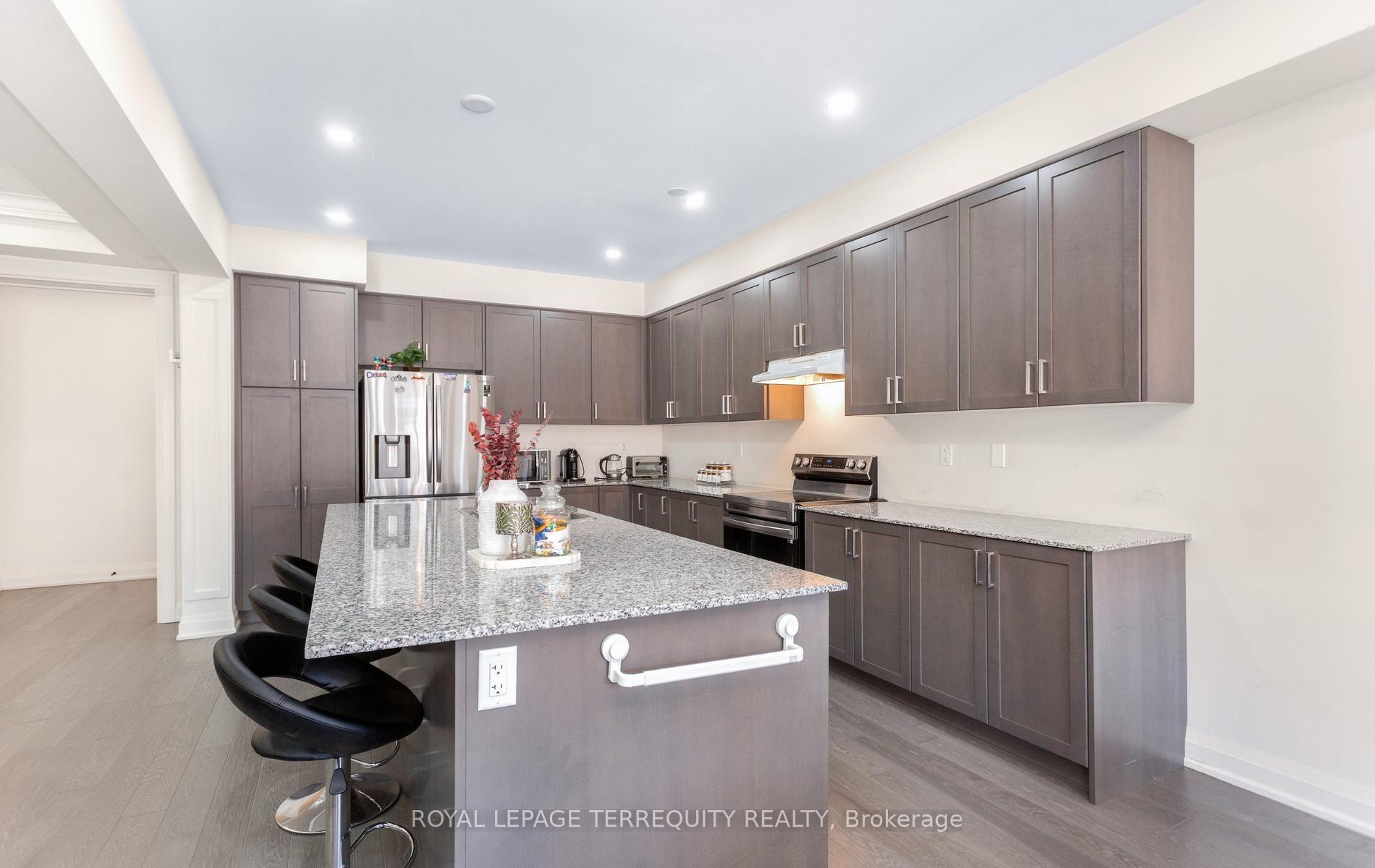 Photo 14 of 242 Factor Street, Vaughan, Kleinburg — HOMEH