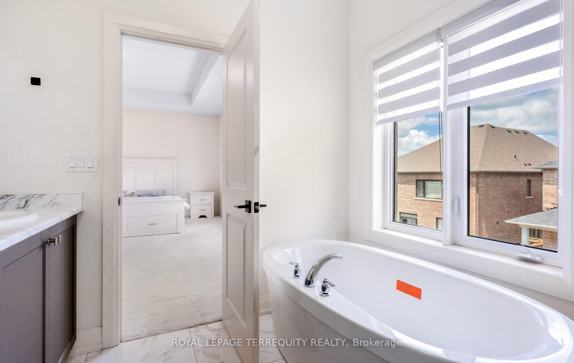 Photo 26 of 242 Factor Street, Vaughan, Kleinburg — HOMEH
