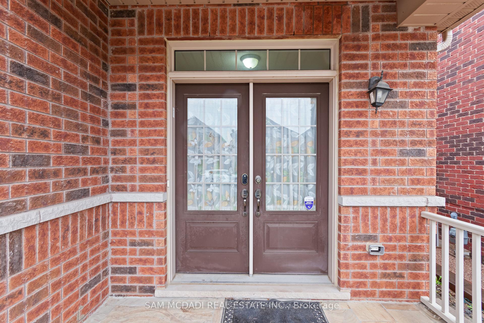 Photo 3 of 80 Durango Drive, Brampton, Credit Valley — HOMEH