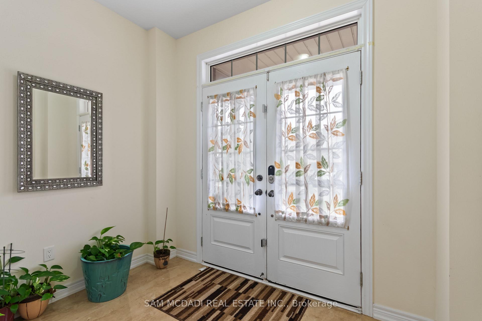 Photo 4 of 80 Durango Drive, Brampton, Credit Valley — HOMEH