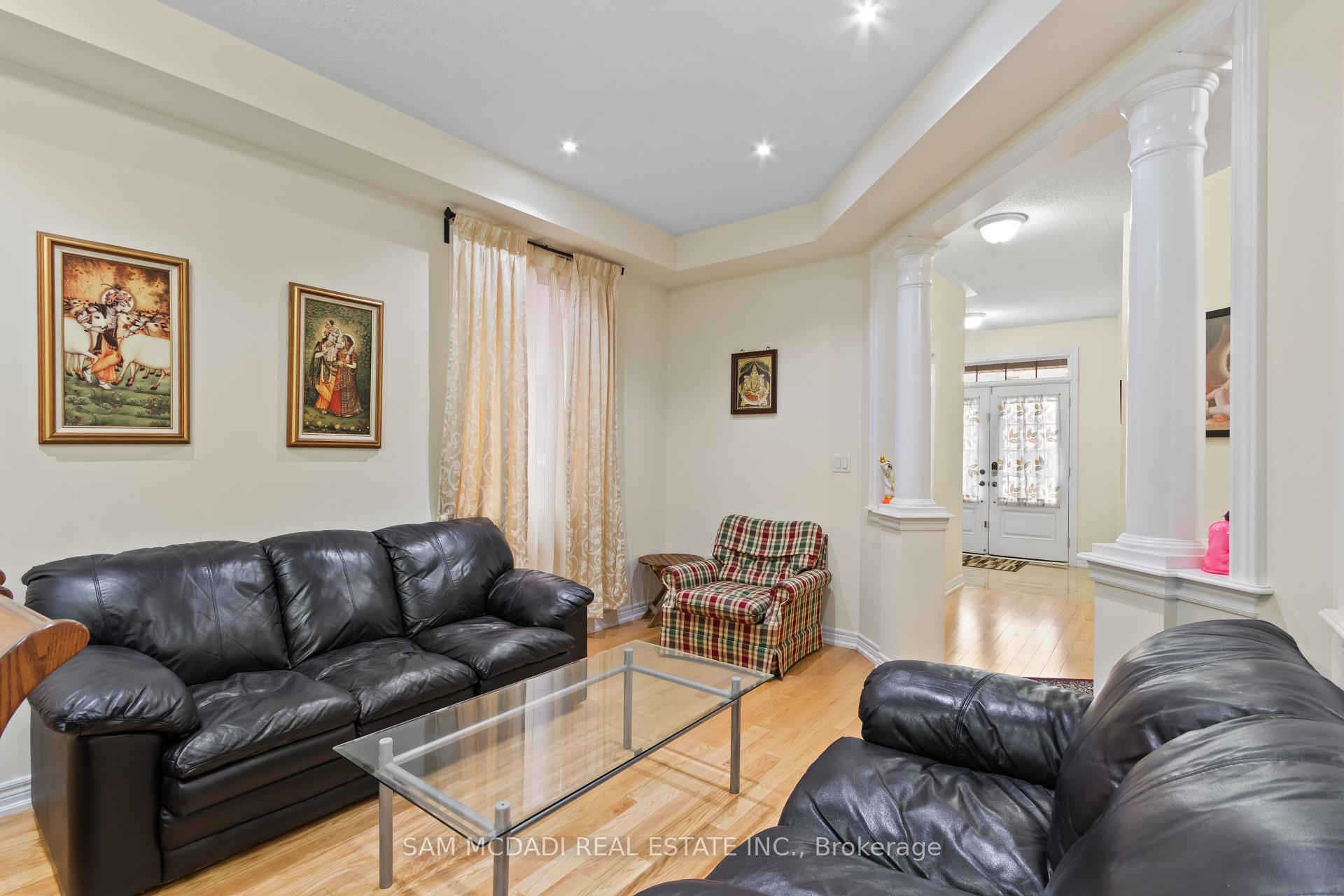 Photo 5 of 80 Durango Drive, Brampton, Credit Valley — HOMEH