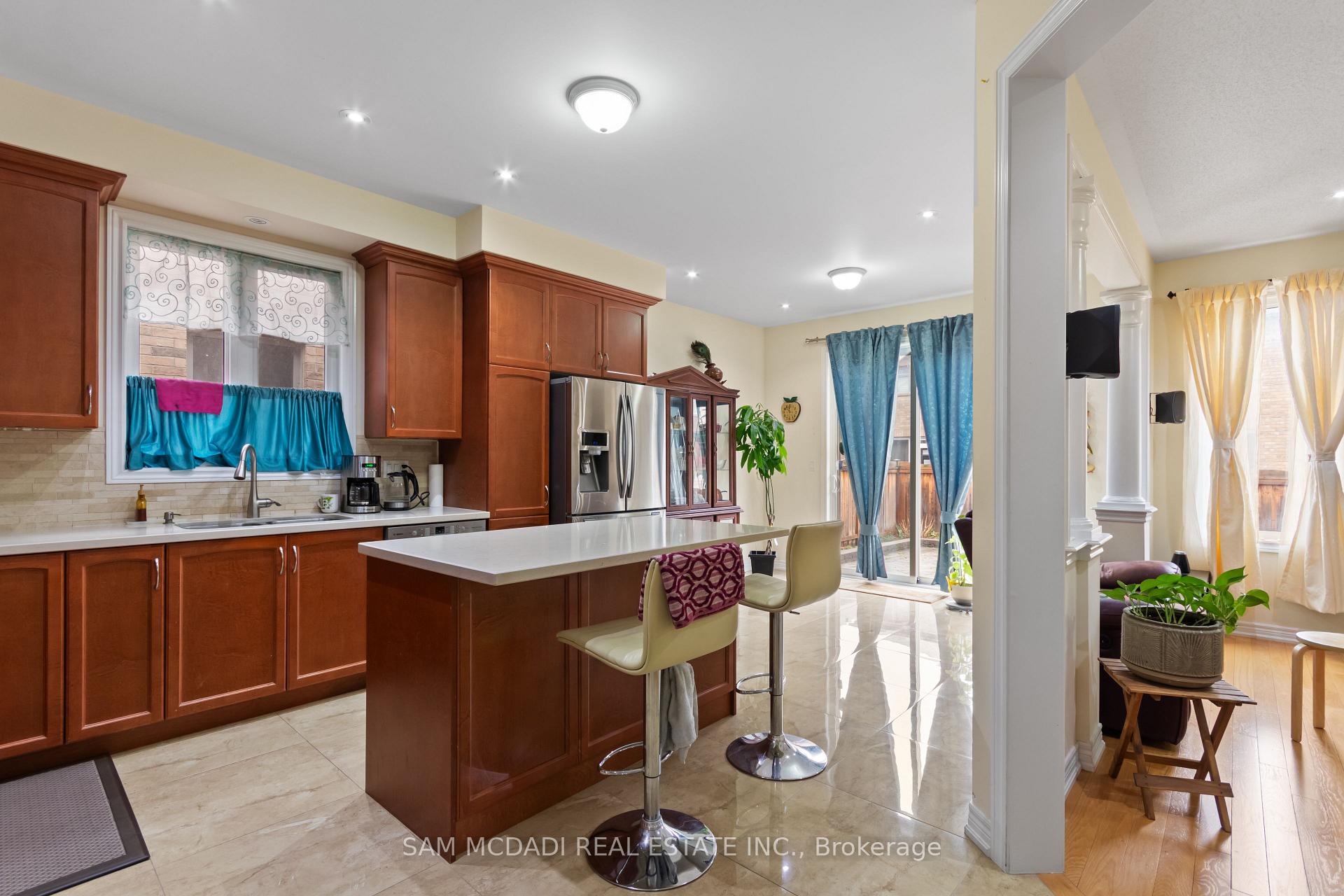 Photo 9 of 80 Durango Drive, Brampton, Credit Valley — HOMEH
