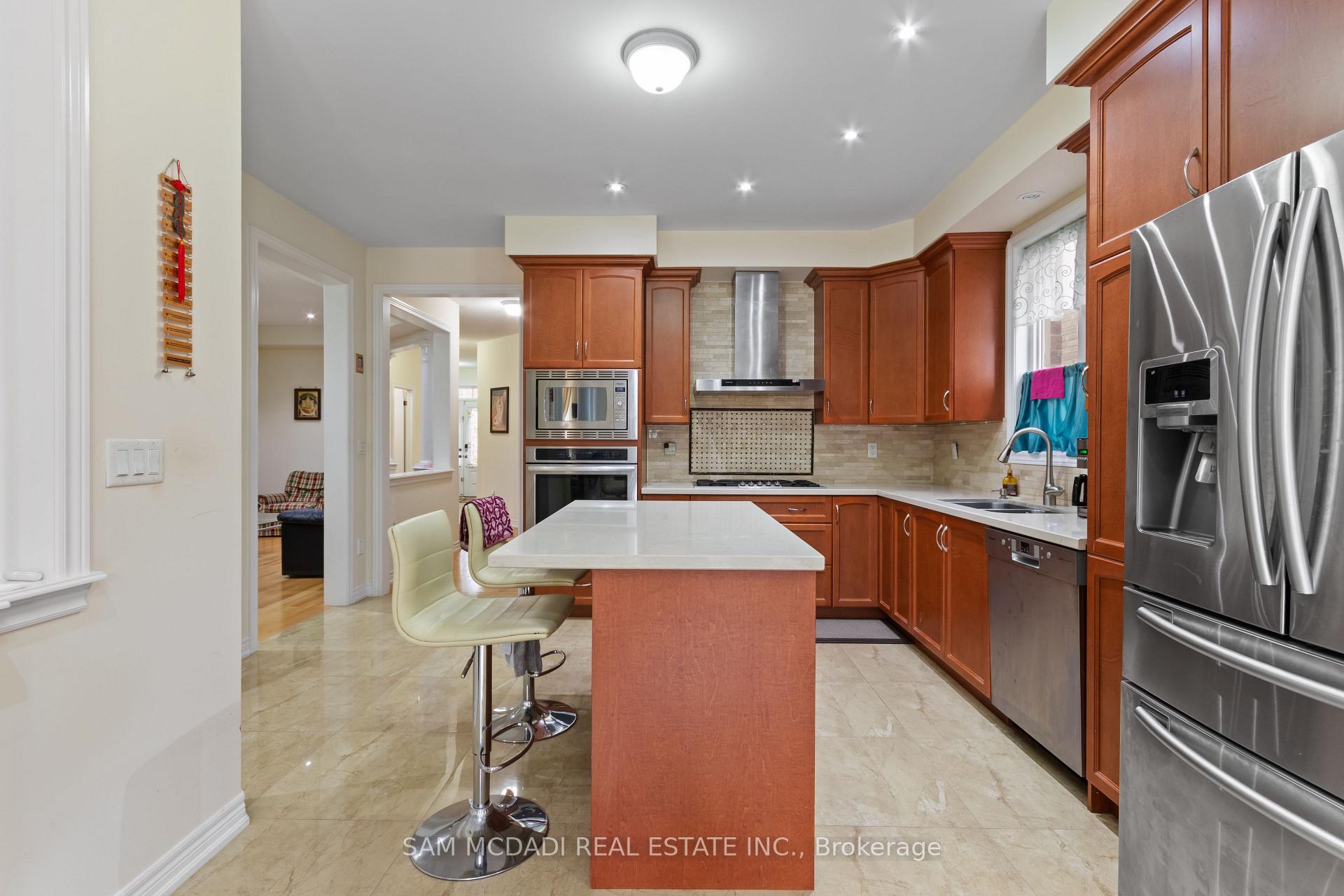 Photo 12 of 80 Durango Drive, Brampton, Credit Valley — HOMEH