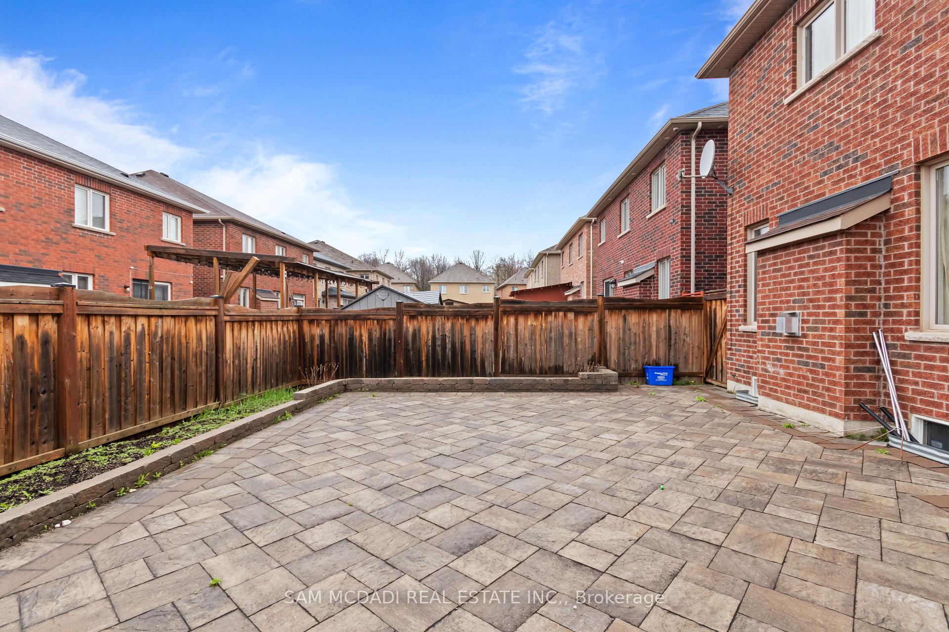 Photo 39 of 80 Durango Drive, Brampton, Credit Valley — HOMEH