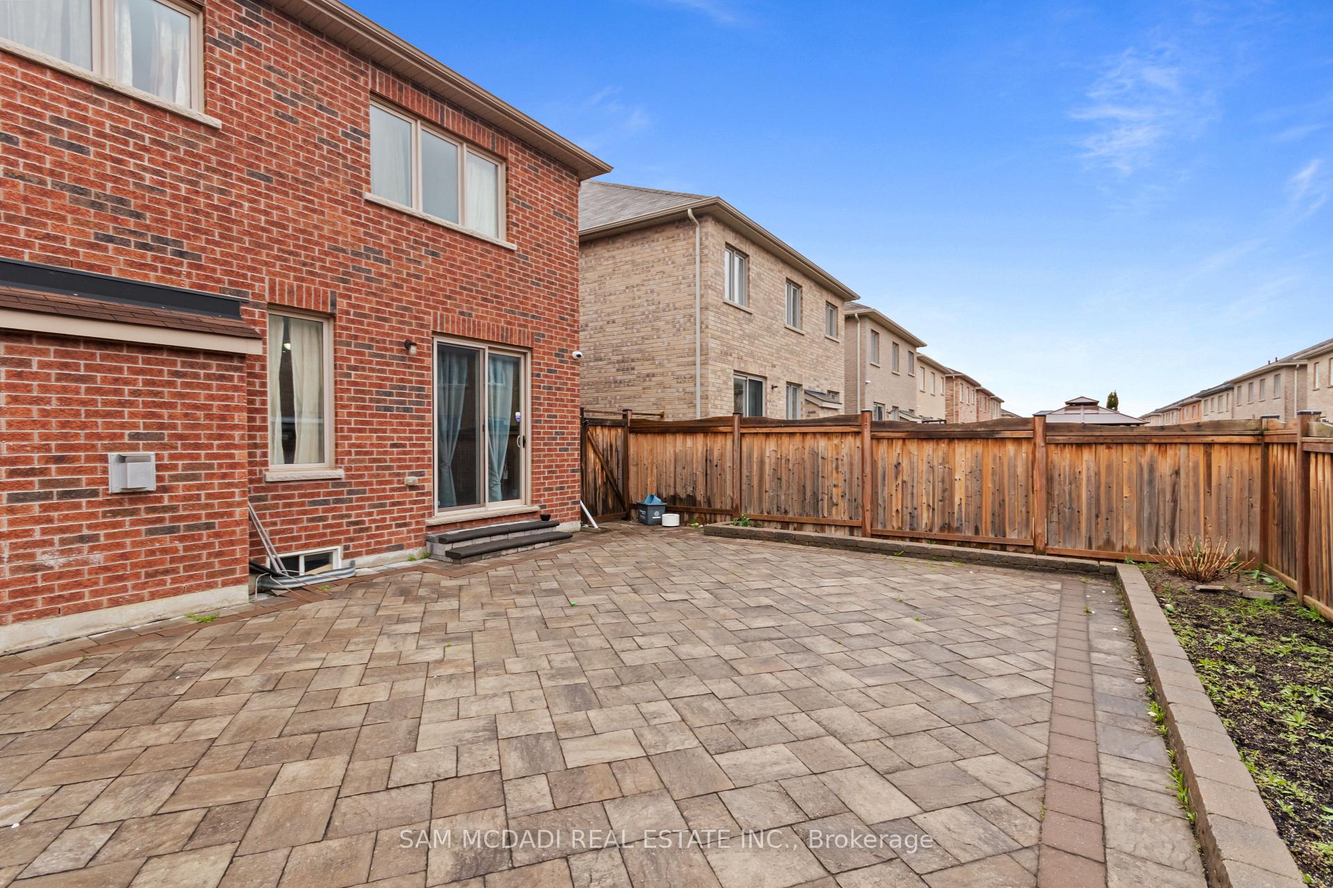 Photo 40 of 80 Durango Drive, Brampton, Credit Valley — HOMEH