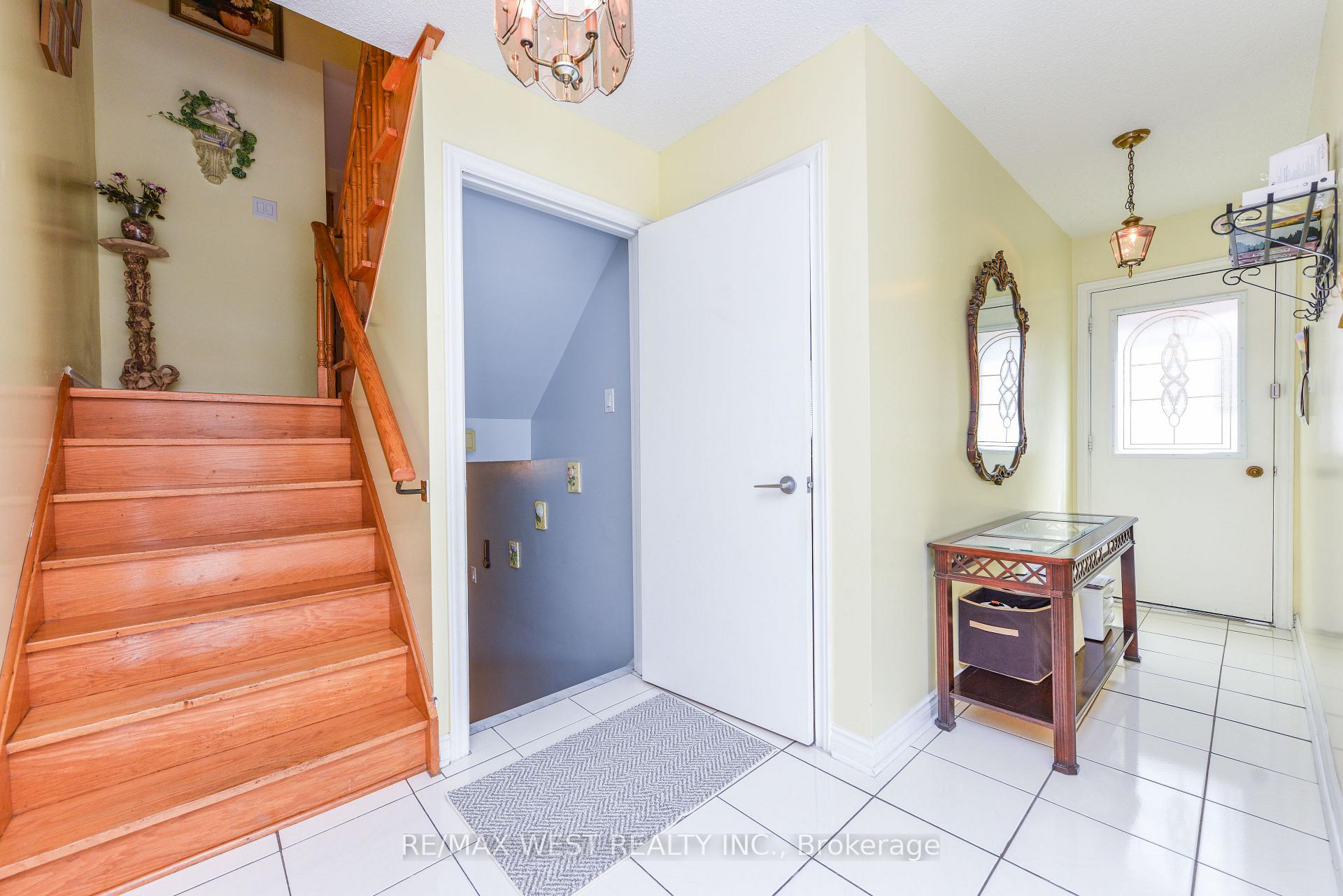 Photo 6 of 181 Misty Meadow Drive, Vaughan, East Woodbridge — HOMEH