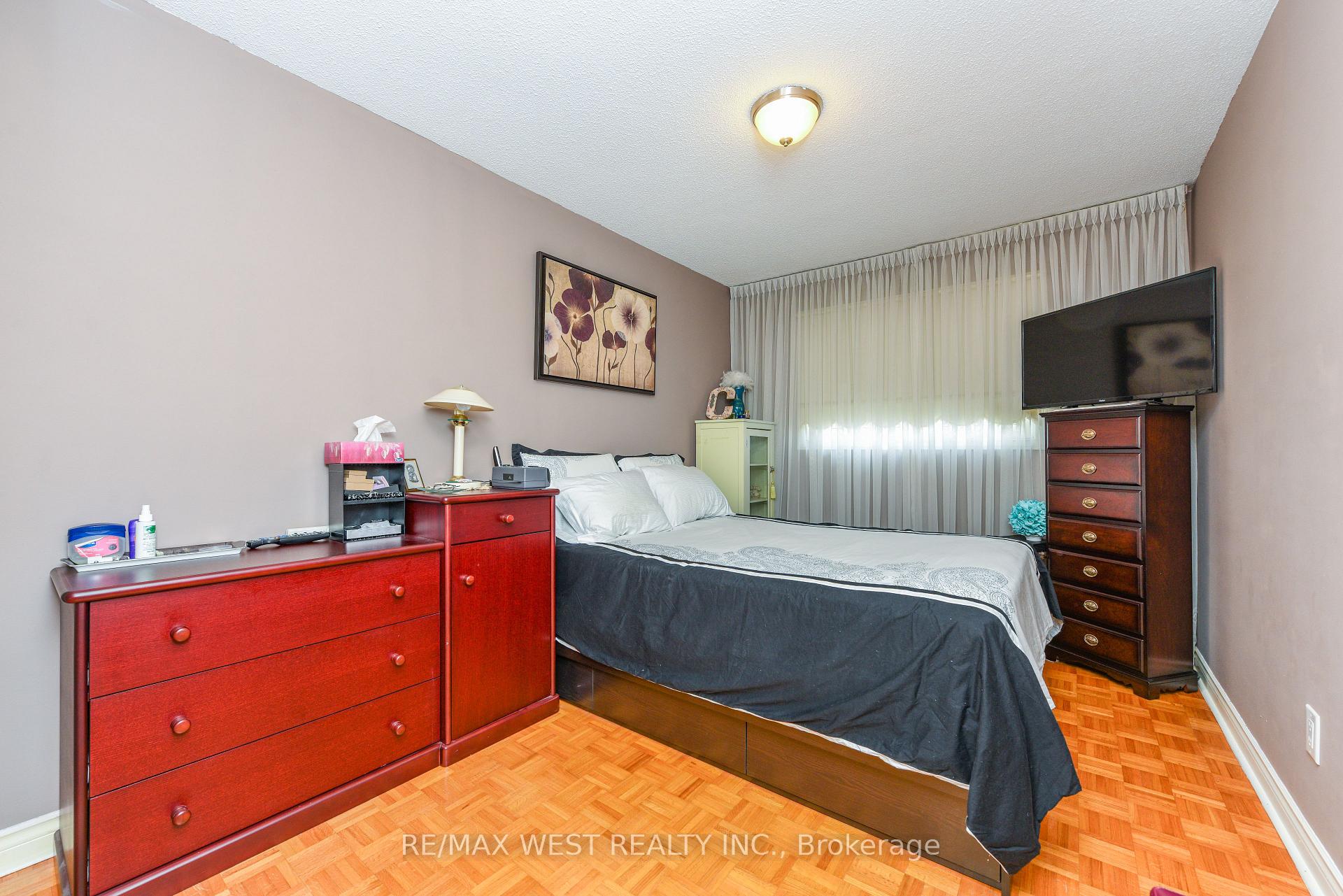 Photo 14 of 181 Misty Meadow Drive, Vaughan, East Woodbridge — HOMEH