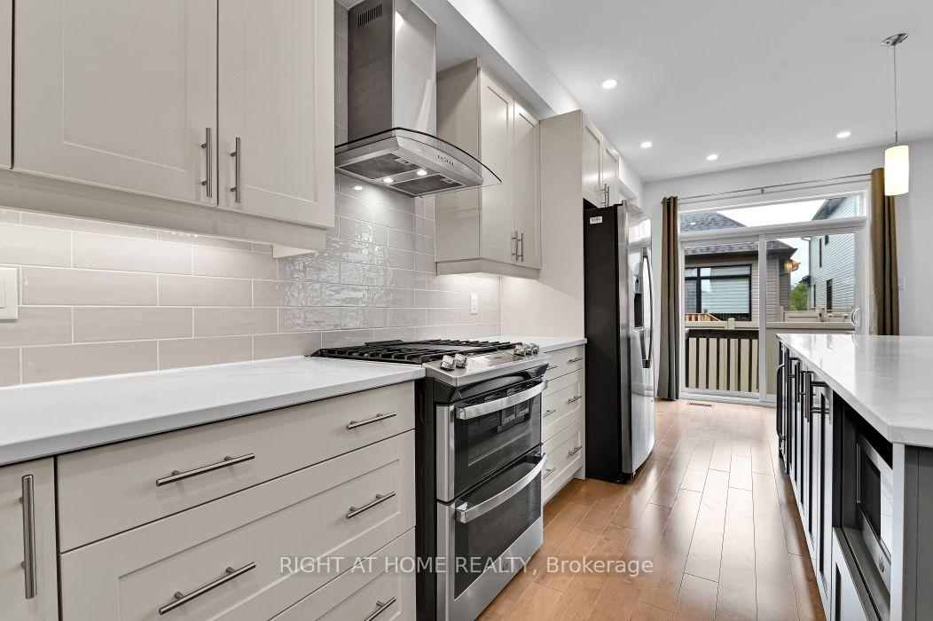 Photo 10 of 32 Edenbridge Court, Ottawa, Mer Bleue/Bradley Estates/Anderson Park — HOMEH