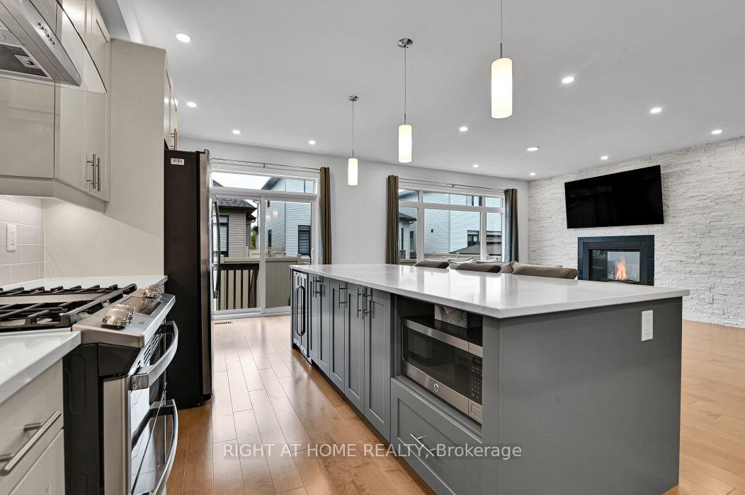 Photo 11 of 32 Edenbridge Court, Ottawa, Mer Bleue/Bradley Estates/Anderson Park — HOMEH