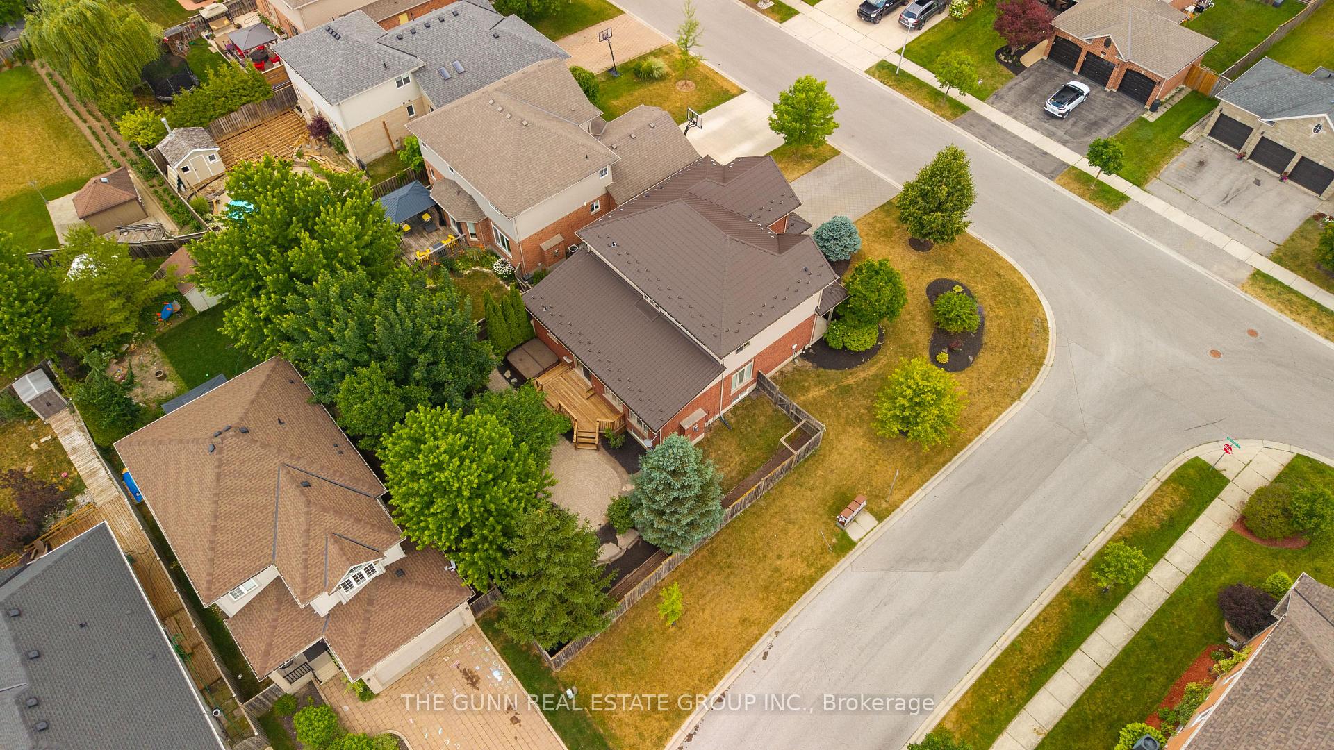 Photo 7 of 1401 Birchwood Drive, London, South K — HOMEH
