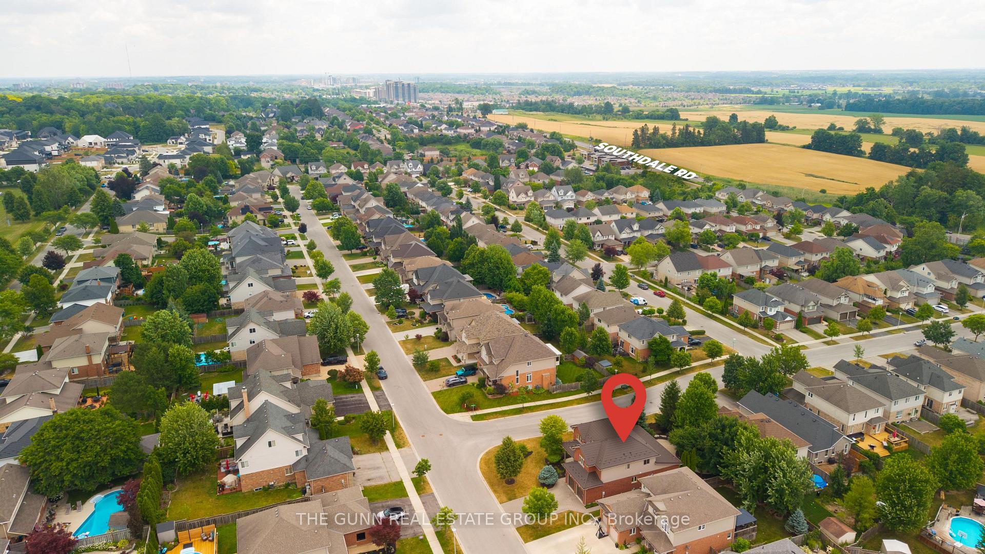 Photo 8 of 1401 Birchwood Drive, London, South K — HOMEH