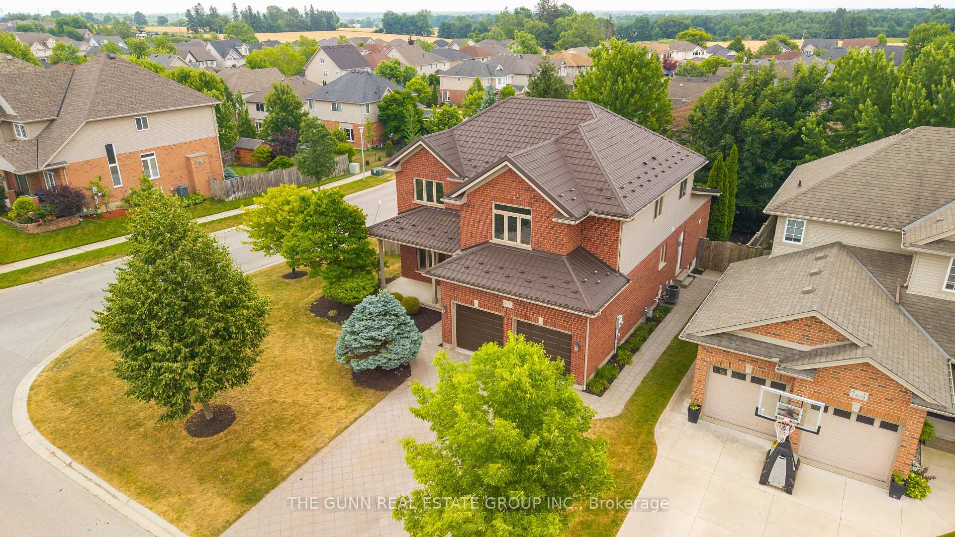 Photo 11 of 1401 Birchwood Drive, London, South K — HOMEH