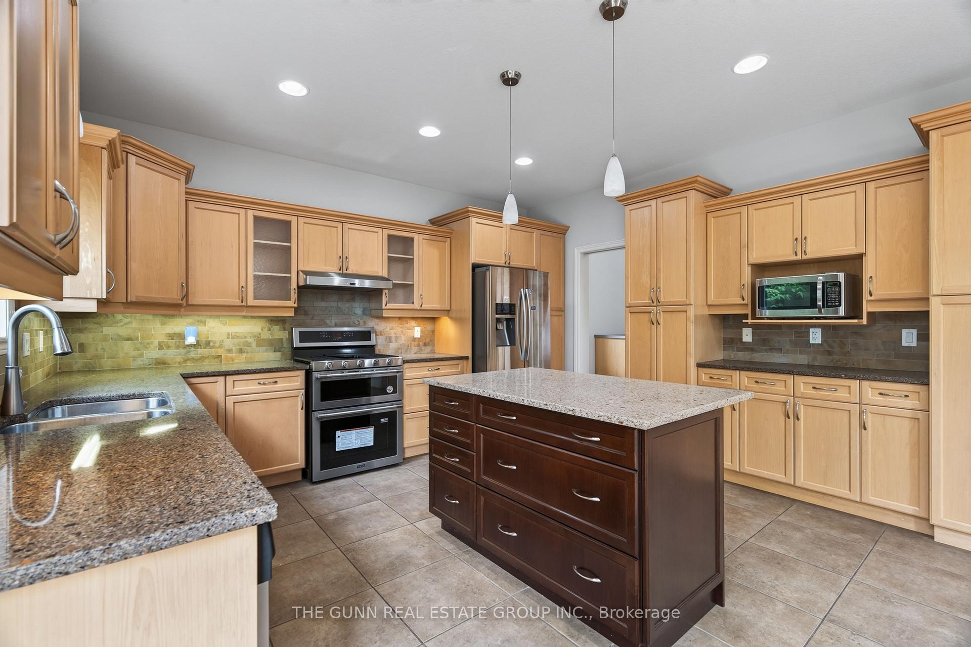 Photo 22 of 1401 Birchwood Drive, London, South K — HOMEH