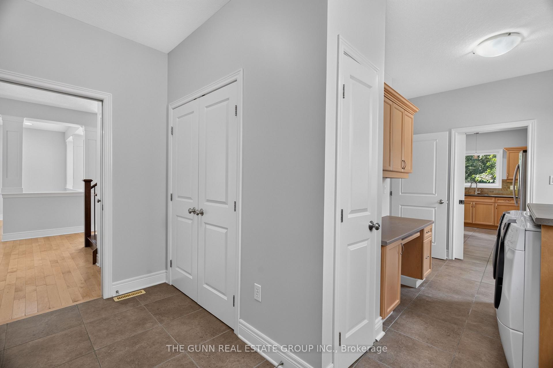 Photo 27 of 1401 Birchwood Drive, London, South K — HOMEH