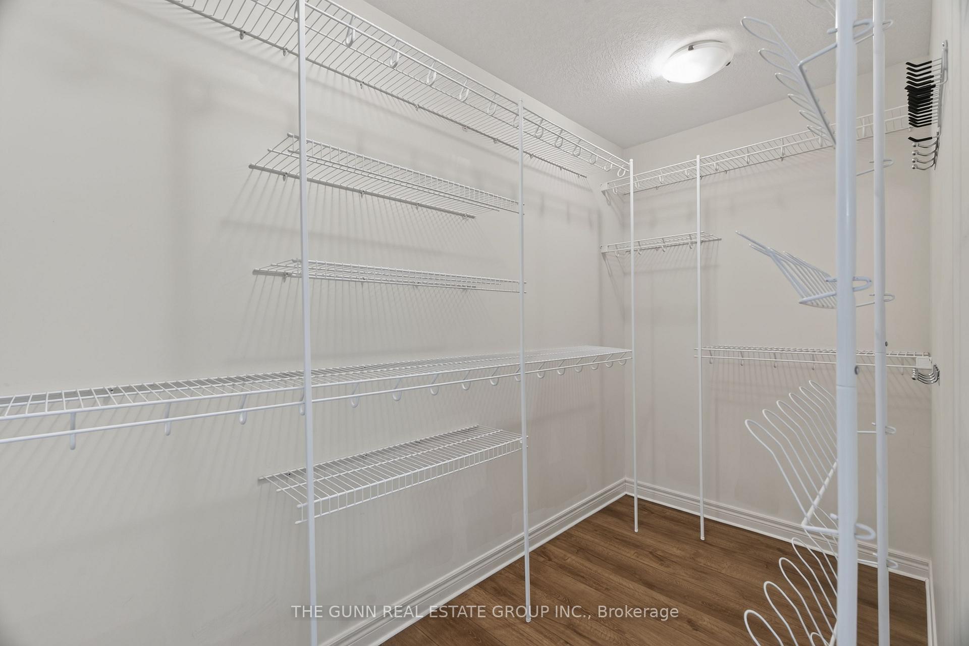 Photo 33 of 1401 Birchwood Drive, London, South K — HOMEH