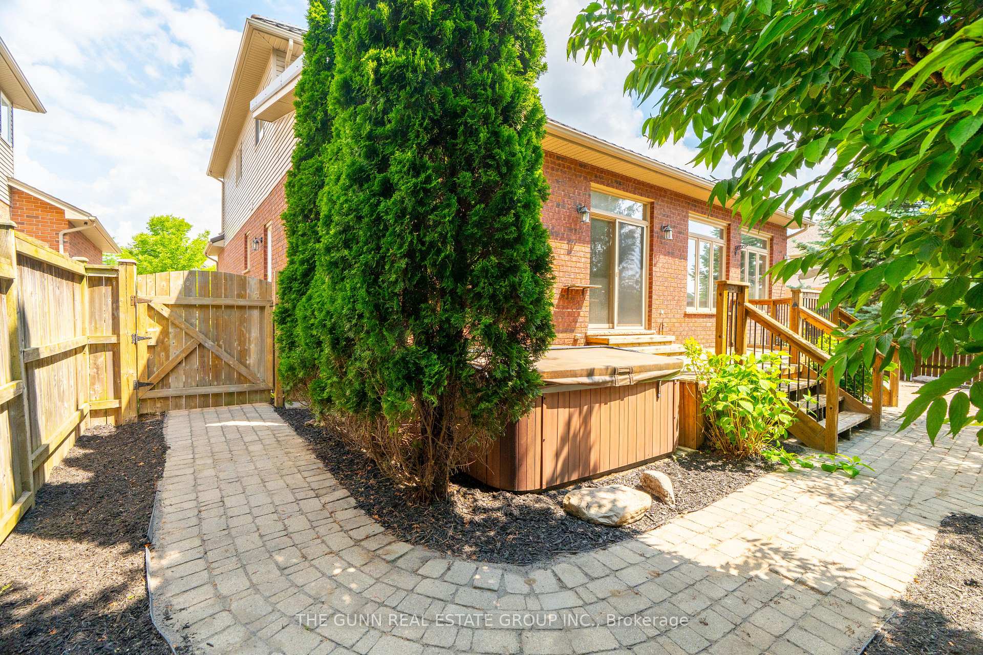 Photo 49 of 1401 Birchwood Drive, London, South K — HOMEH