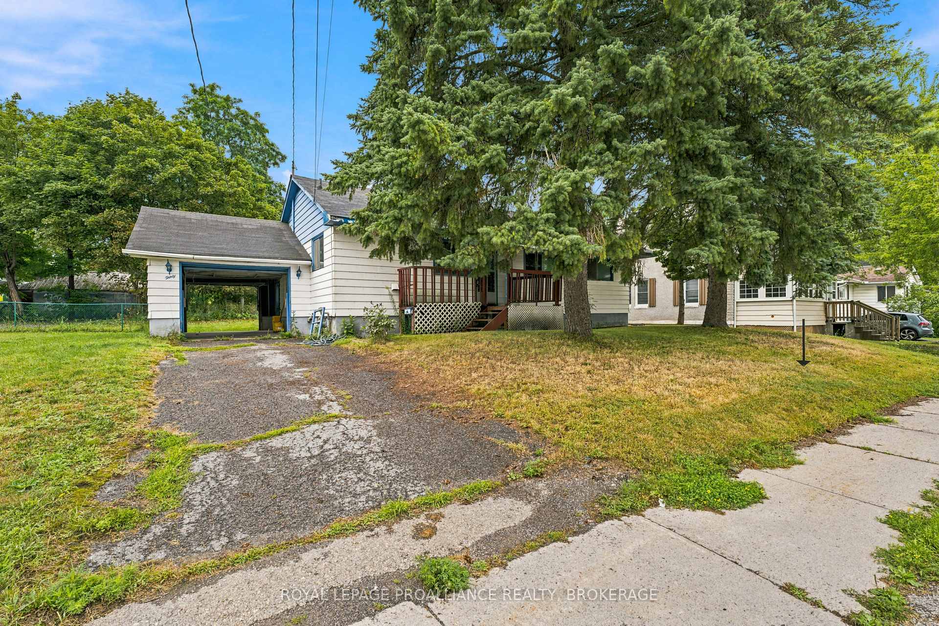 Photo 1 of 30 Elm Street, Gananoque, Gananoque — HOMEH