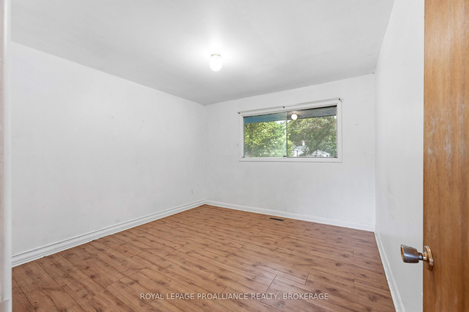Photo 20 of 30 Elm Street, Gananoque, Gananoque — HOMEH