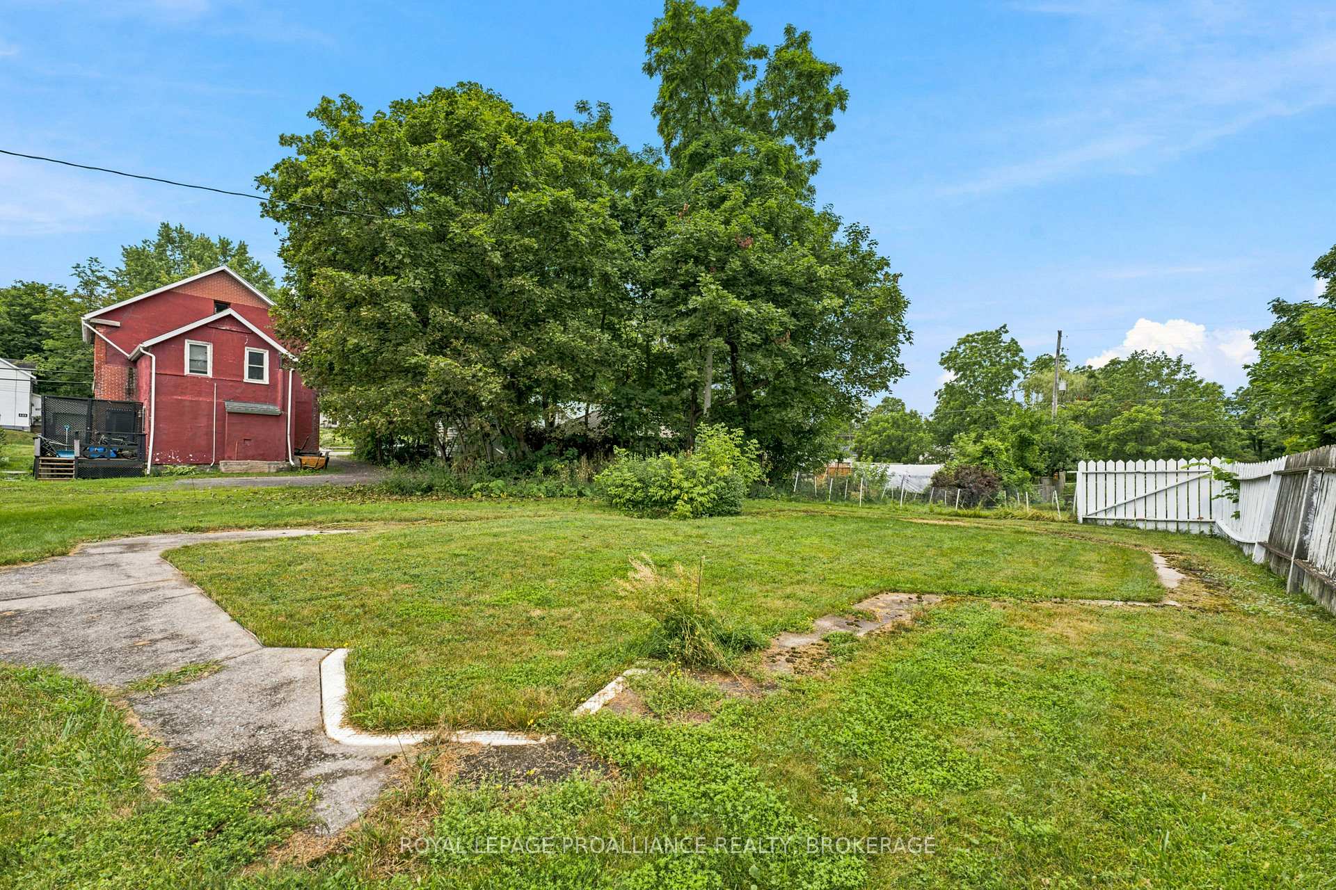 Photo 35 of 30 Elm Street, Gananoque, Gananoque — HOMEH