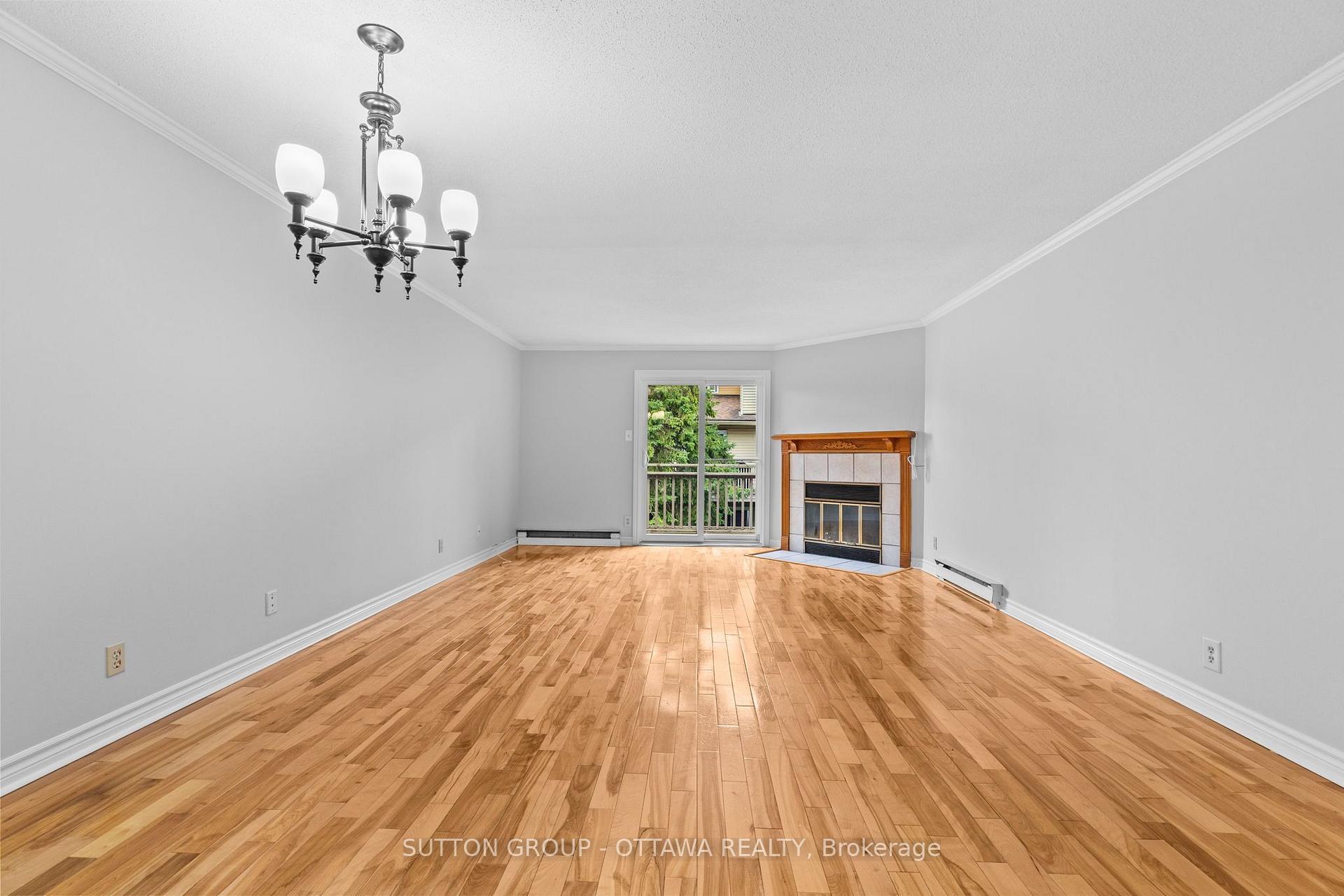 Photo 3 of Unit 14, 162 Rushford Private, Ottawa, Hunt Club Park/Greenboro — HOMEH