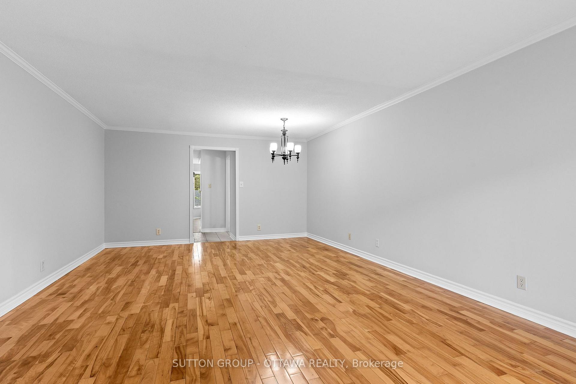 Photo 5 of Unit 14, 162 Rushford Private, Ottawa, Hunt Club Park/Greenboro — HOMEH