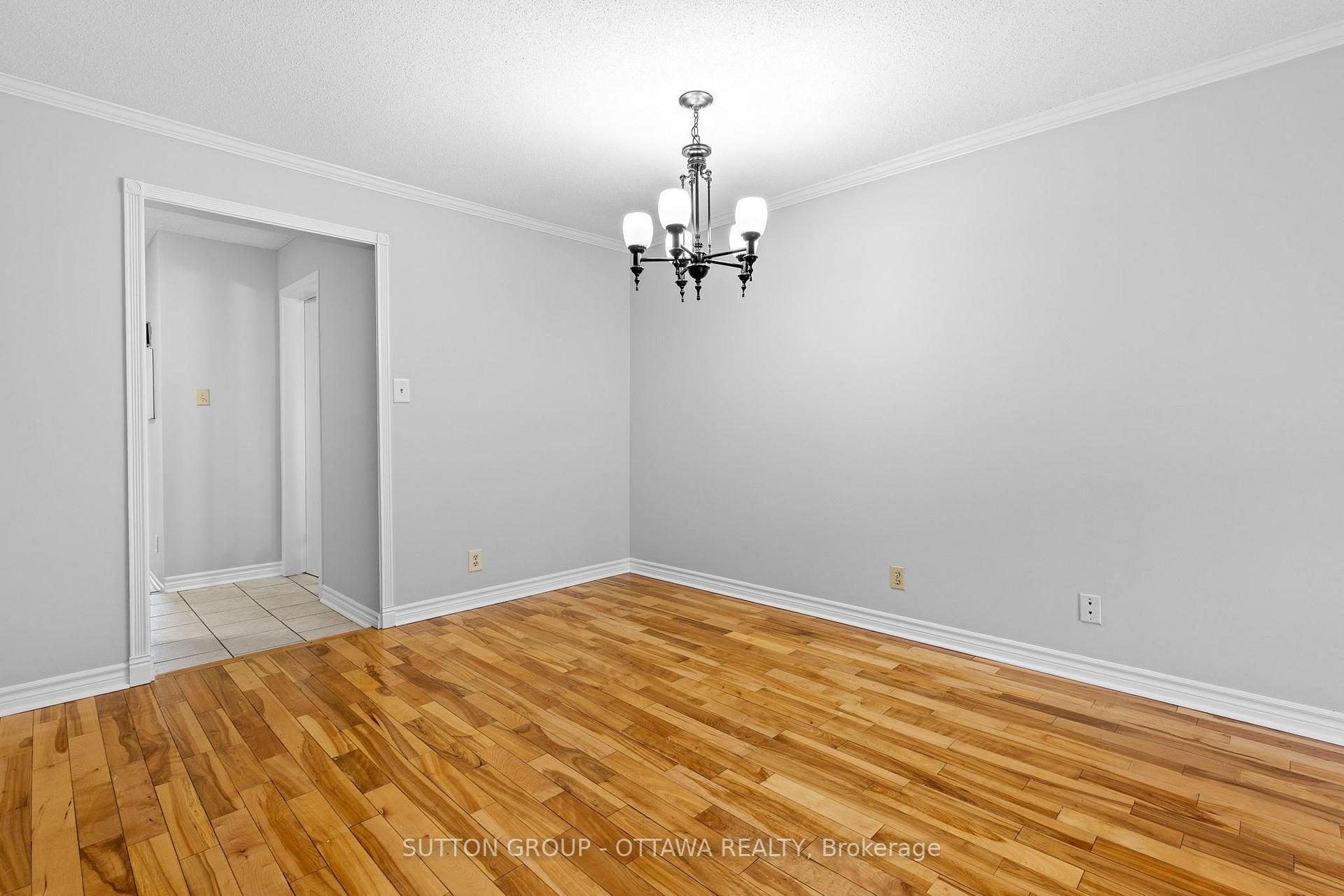 Photo 7 of Unit 14, 162 Rushford Private, Ottawa, Hunt Club Park/Greenboro — HOMEH