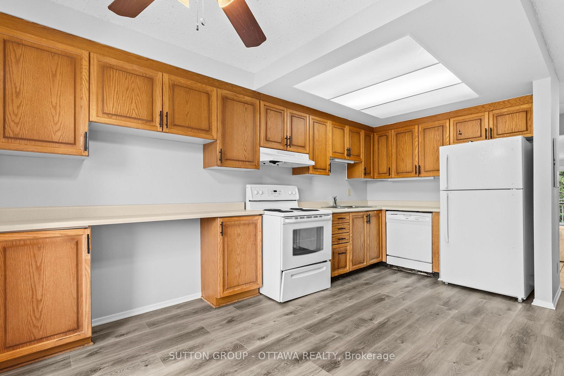 Photo 9 of Unit 14, 162 Rushford Private, Ottawa, Hunt Club Park/Greenboro — HOMEH