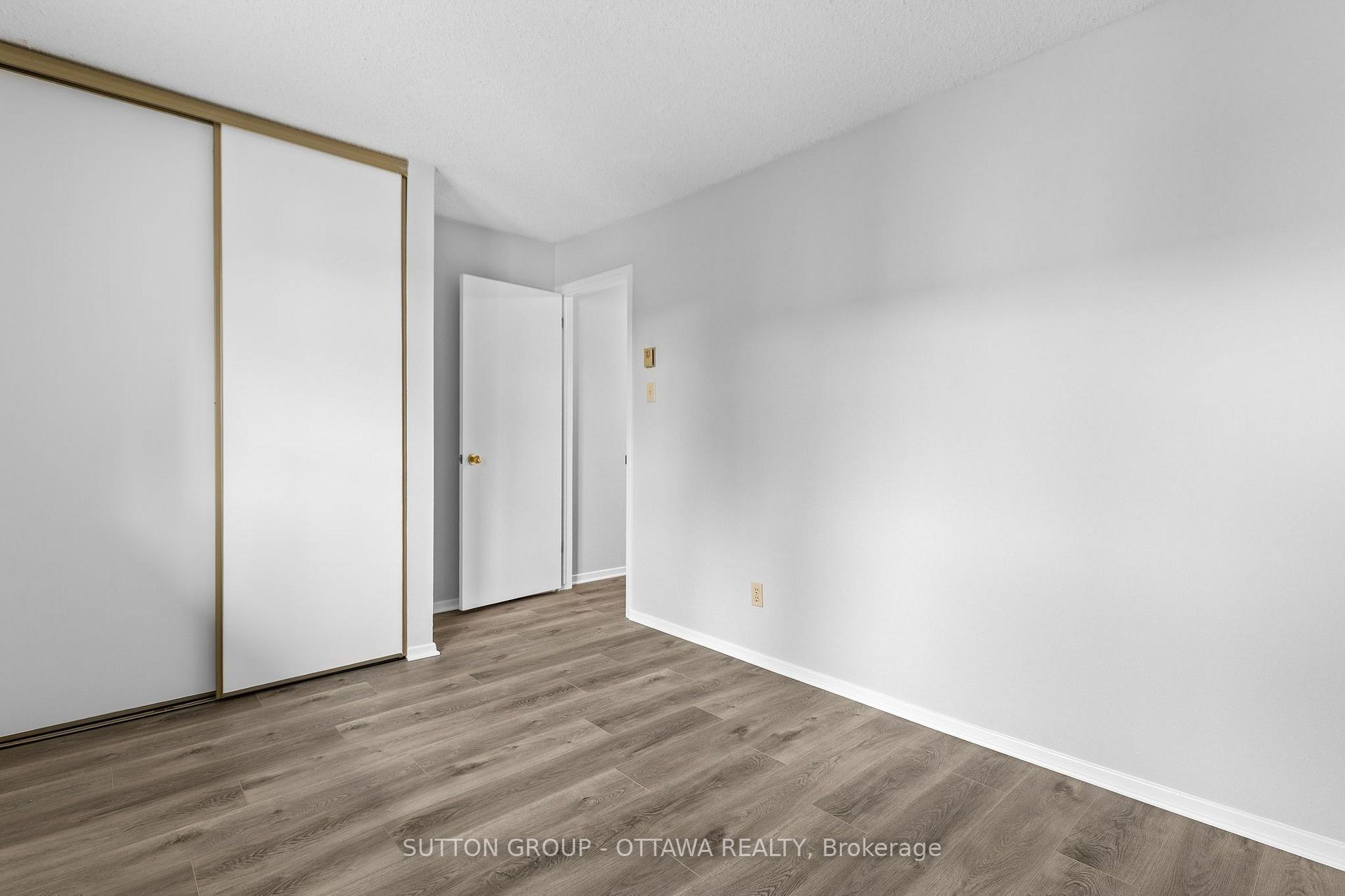 Photo 17 of Unit 14, 162 Rushford Private, Ottawa, Hunt Club Park/Greenboro — HOMEH