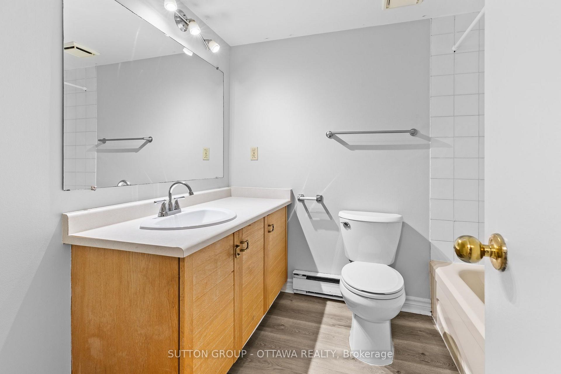 Photo 18 of Unit 14, 162 Rushford Private, Ottawa, Hunt Club Park/Greenboro — HOMEH