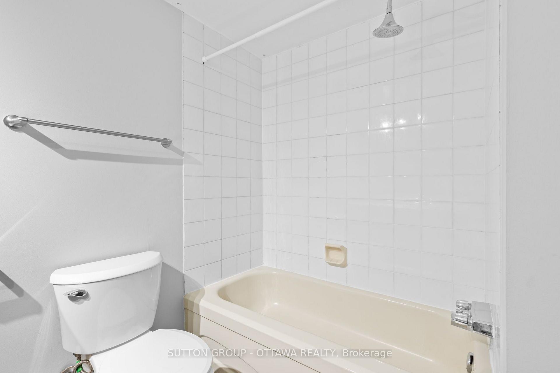 Photo 19 of Unit 14, 162 Rushford Private, Ottawa, Hunt Club Park/Greenboro — HOMEH