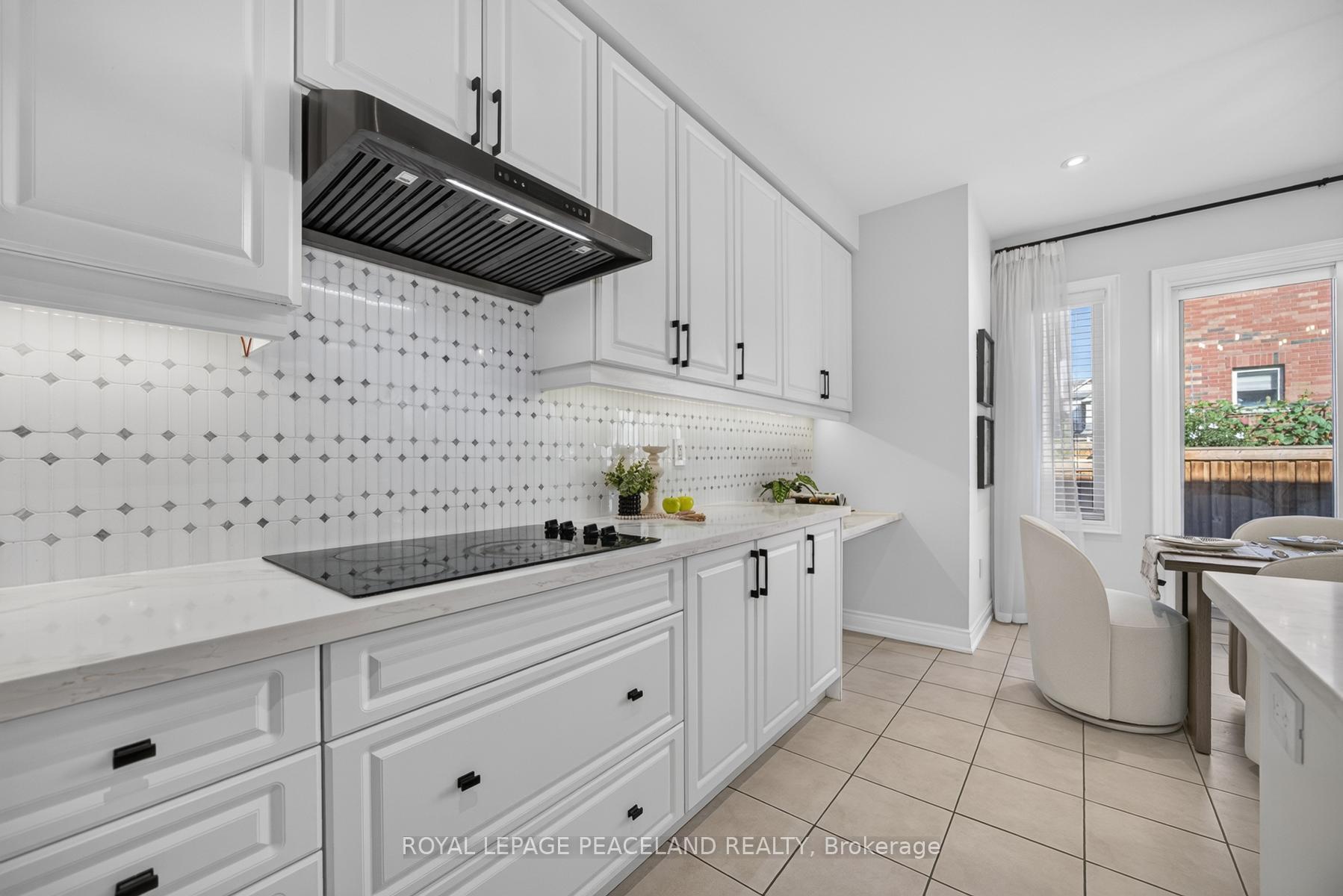 Photo 14 of 475 Grindstone Trail, Oakville, Joshua Meadows — HOMEH