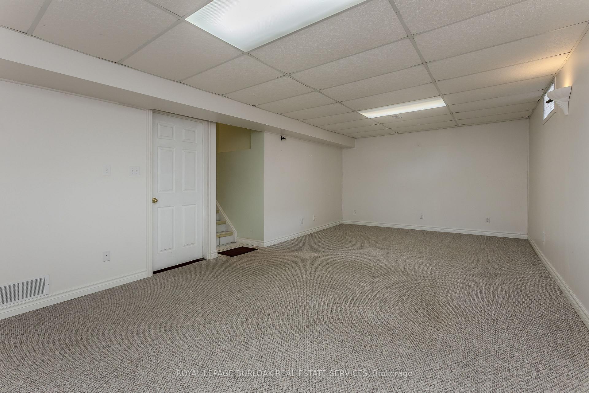 Photo 21 of 2010 Grovetree Lane, Burlington, Brant — HOMEH