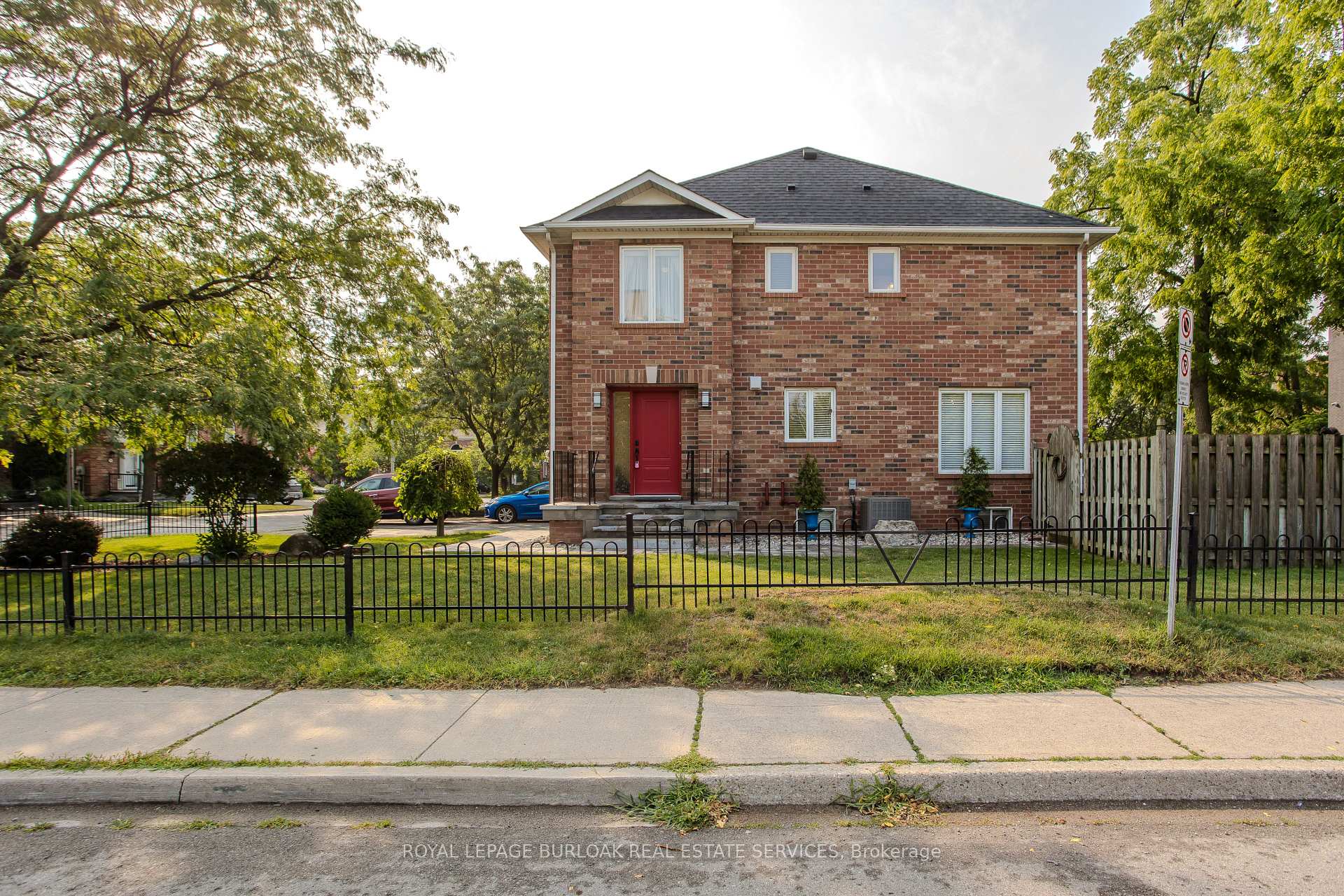 Photo 27 of 2010 Grovetree Lane, Burlington, Brant — HOMEH