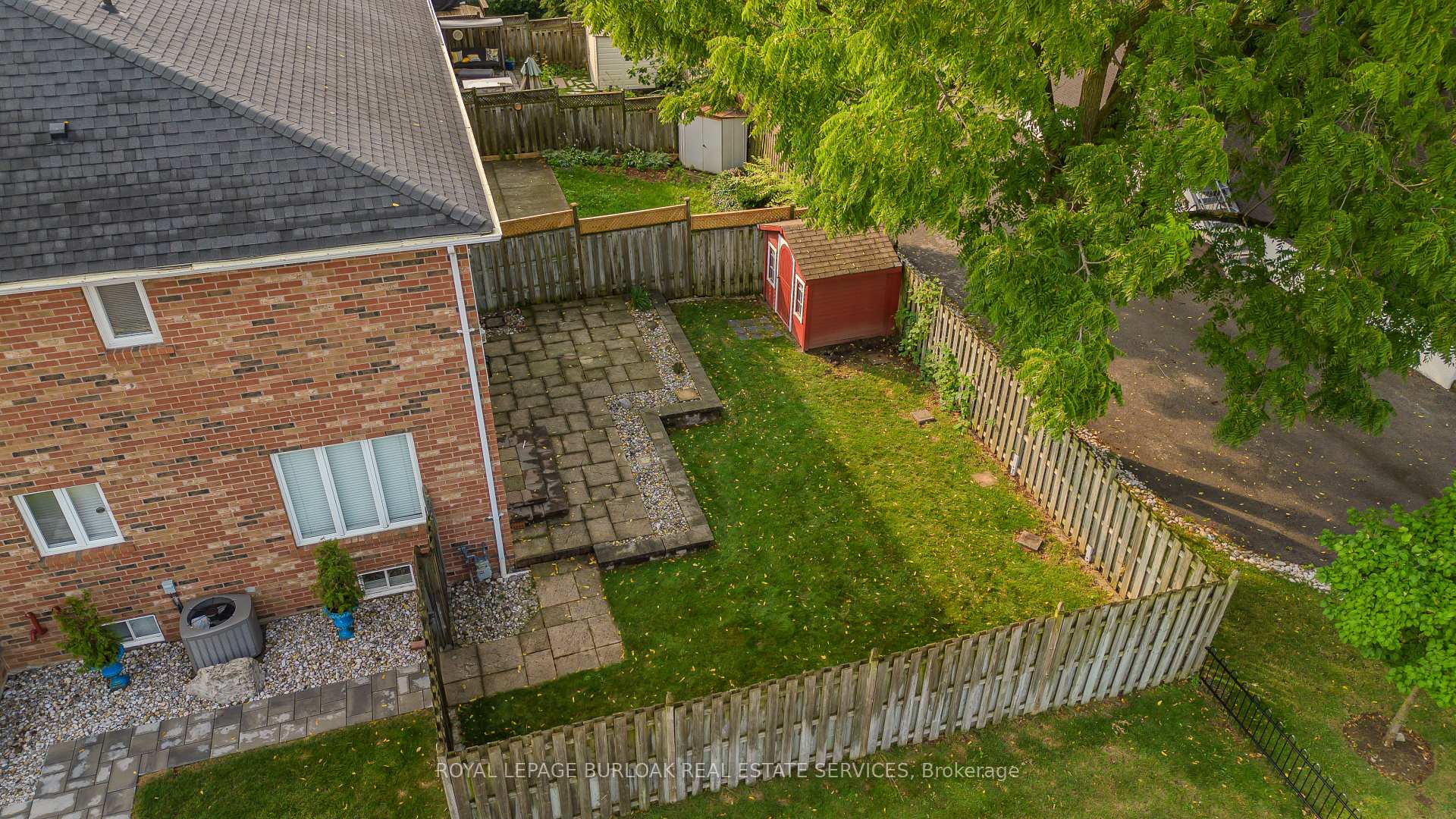 Photo 28 of 2010 Grovetree Lane, Burlington, Brant — HOMEH