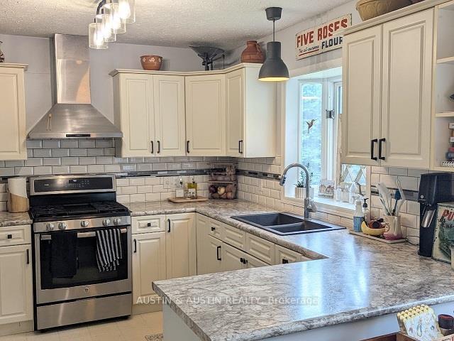 Photo 7 of 9 Willow Court, Dryden, Barclay — HOMEH