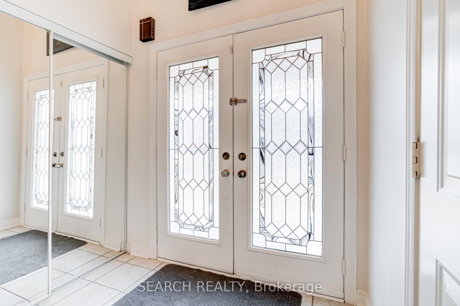 Photo 2 of 19 Treeline Boulevard, Brampton, Vales of Castlemore North — HOMEH