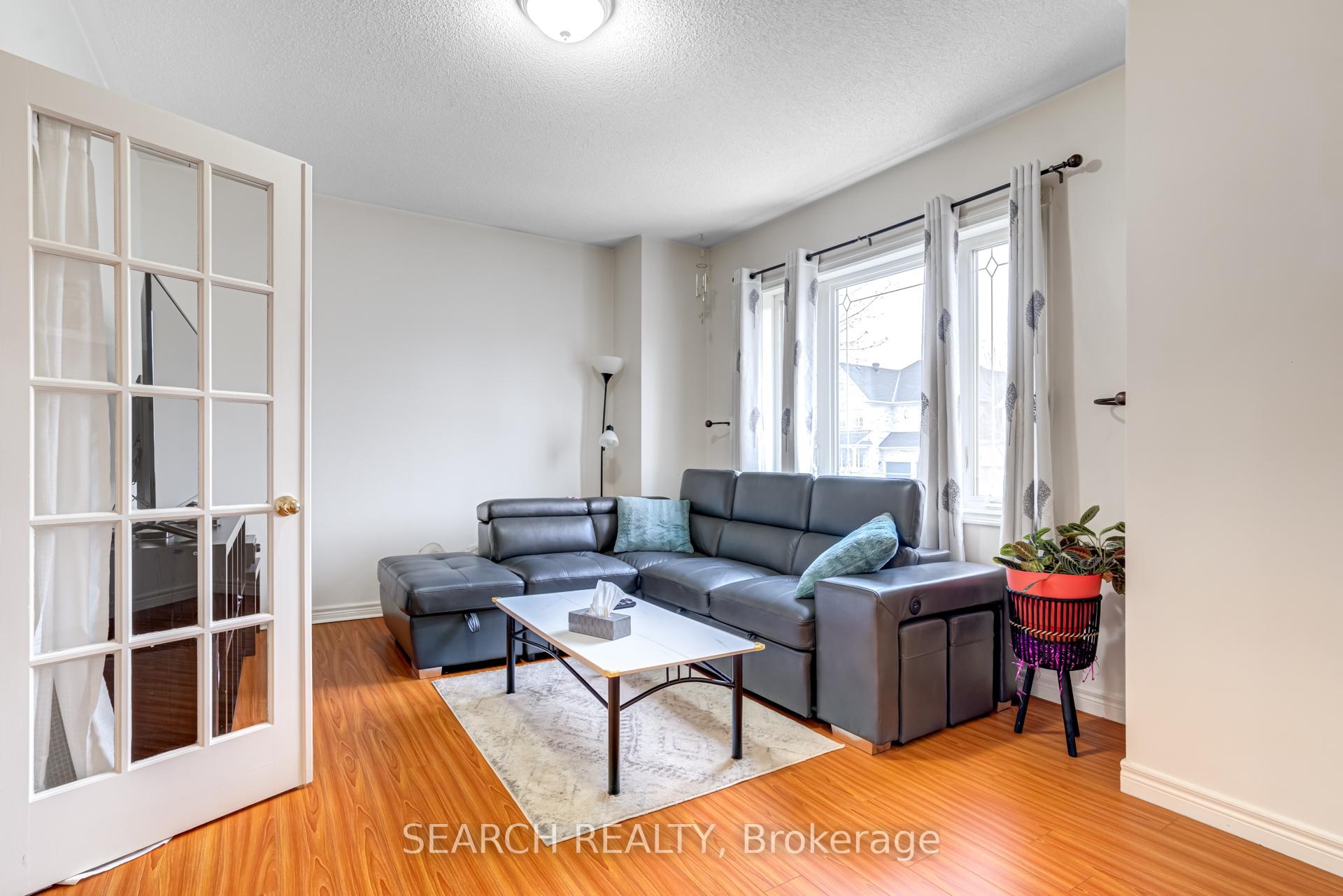 Photo 5 of 19 Treeline Boulevard, Brampton, Vales of Castlemore North — HOMEH