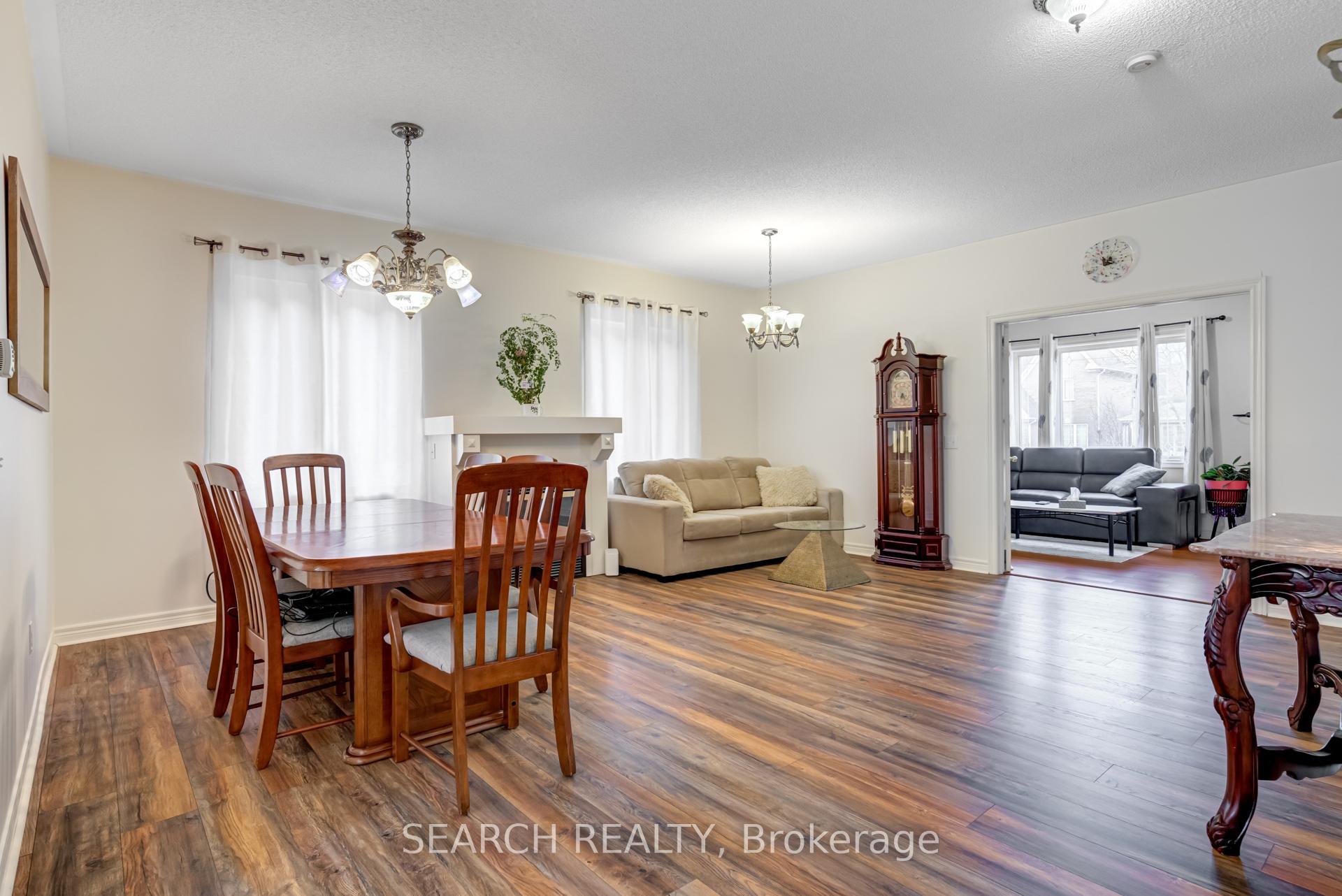 Photo 9 of 19 Treeline Boulevard, Brampton, Vales of Castlemore North — HOMEH