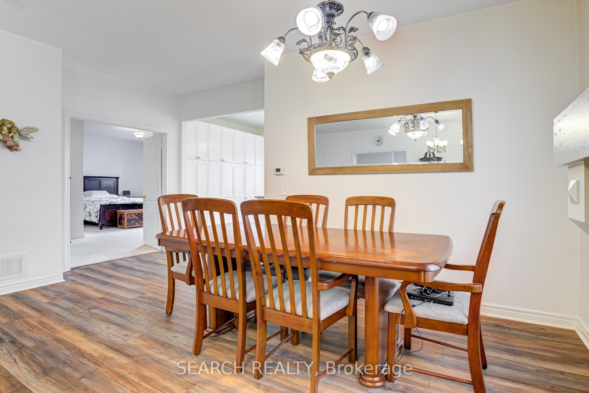 Photo 10 of 19 Treeline Boulevard, Brampton, Vales of Castlemore North — HOMEH
