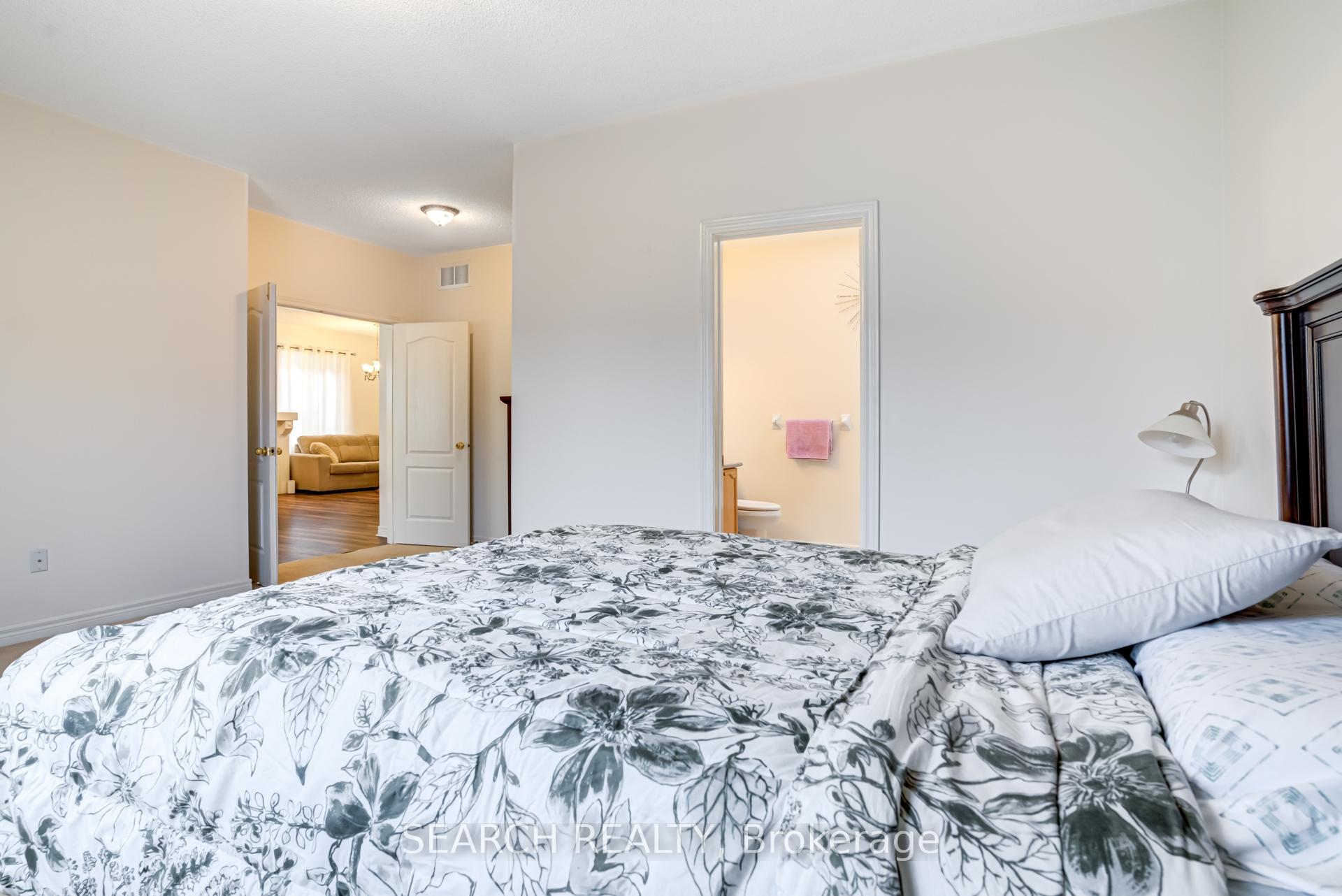 Photo 17 of 19 Treeline Boulevard, Brampton, Vales of Castlemore North — HOMEH