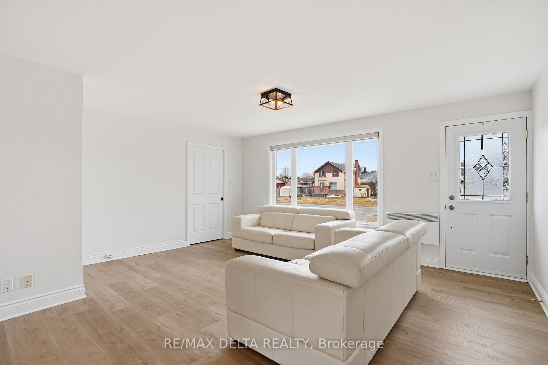 Photo 10 of 120 Caledonia Road, The Nation, The Nation Municipality — HOMEH