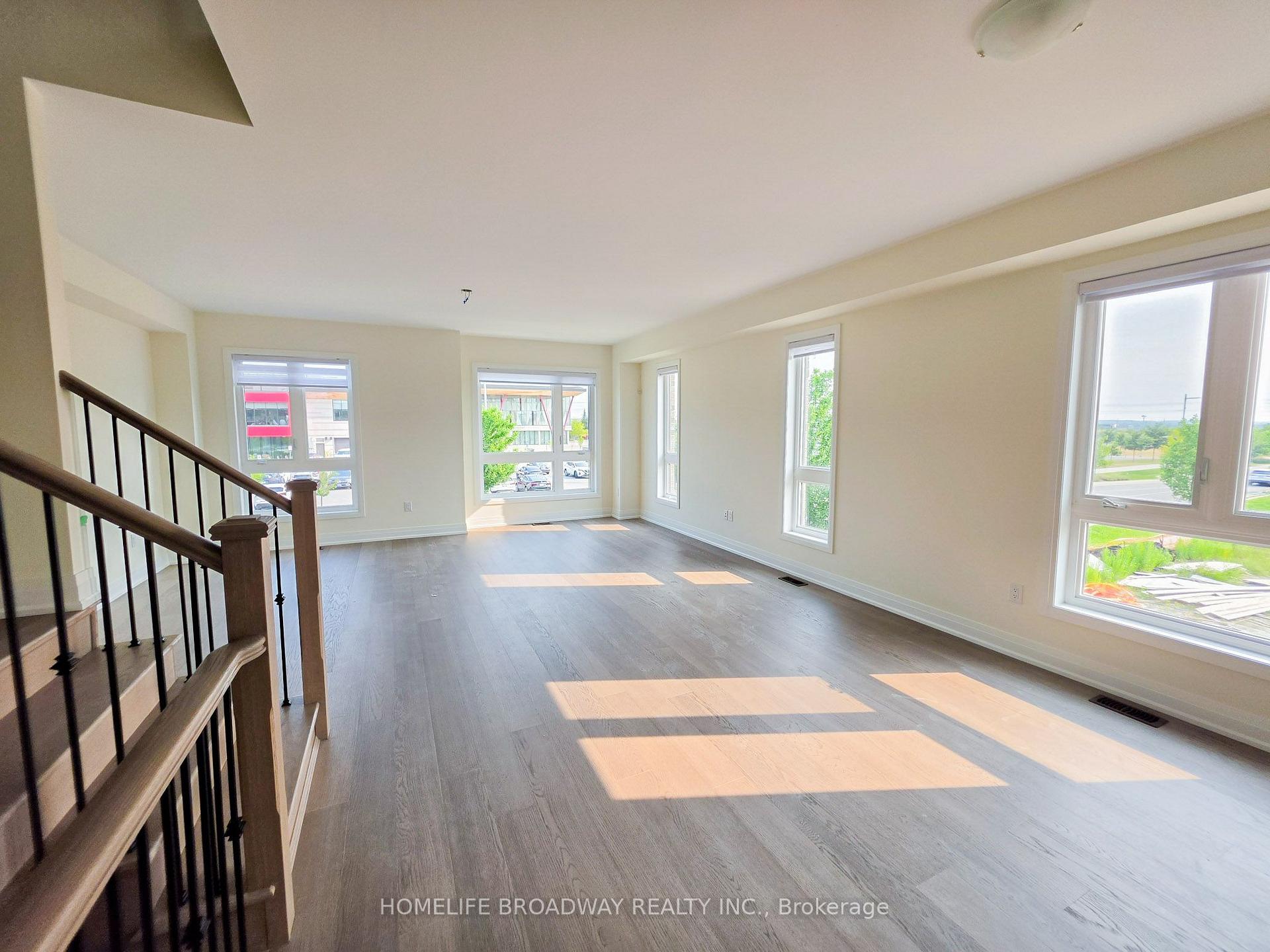 Photo 8 of 51 Mumbai Drive, Markham, Middlefield — HOMEH