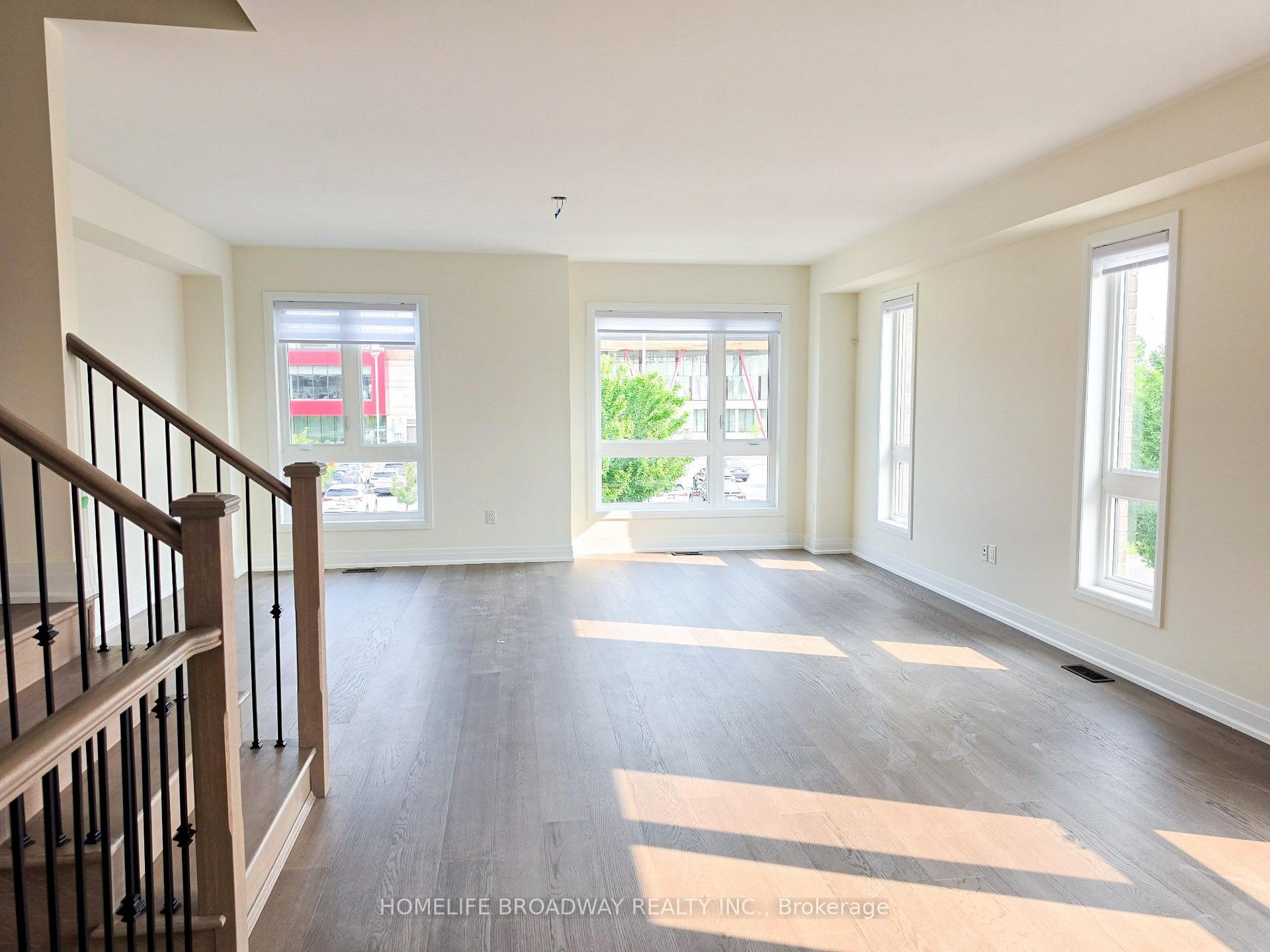 Photo 9 of 51 Mumbai Drive, Markham, Middlefield — HOMEH