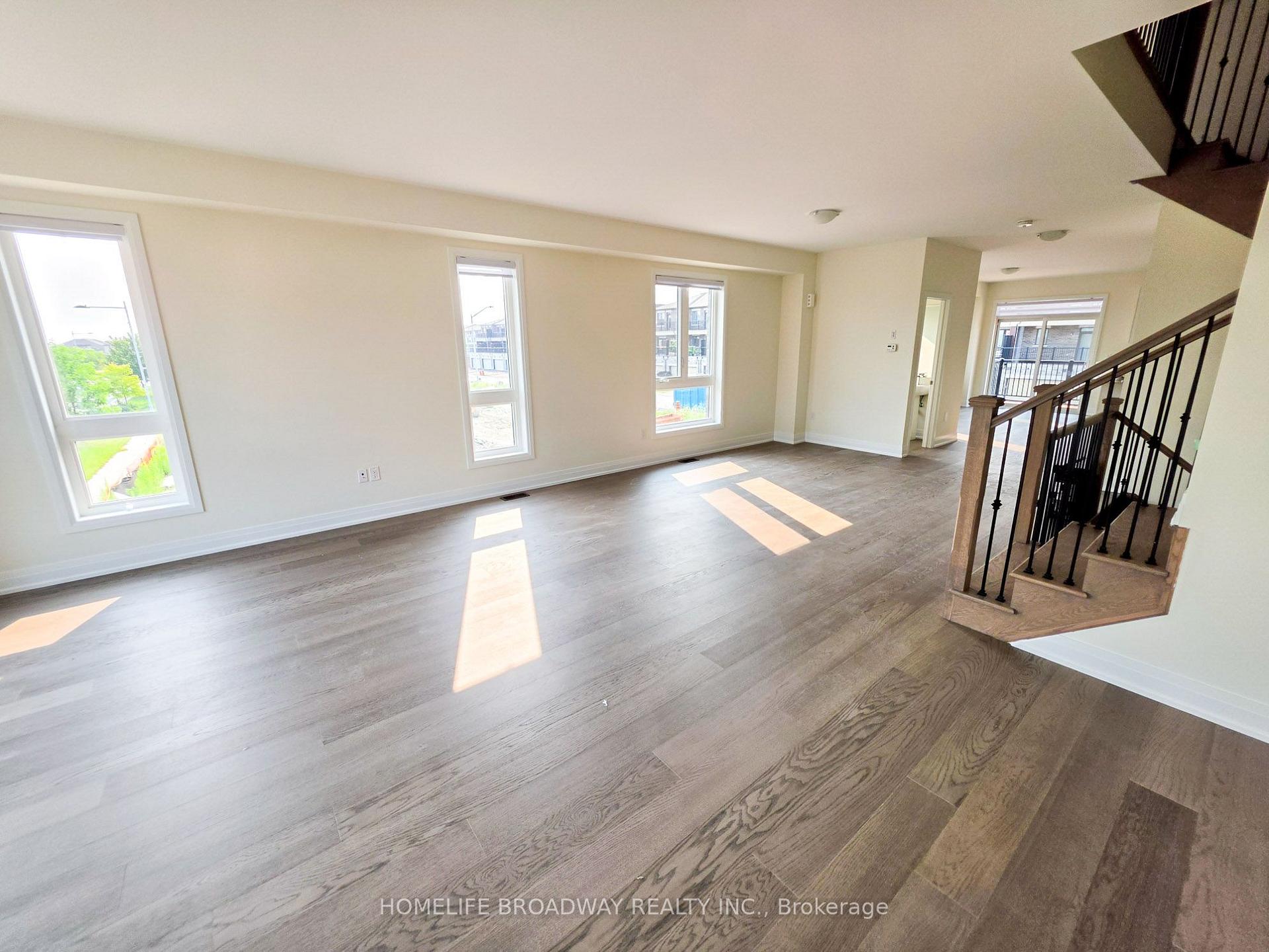 Photo 10 of 51 Mumbai Drive, Markham, Middlefield — HOMEH