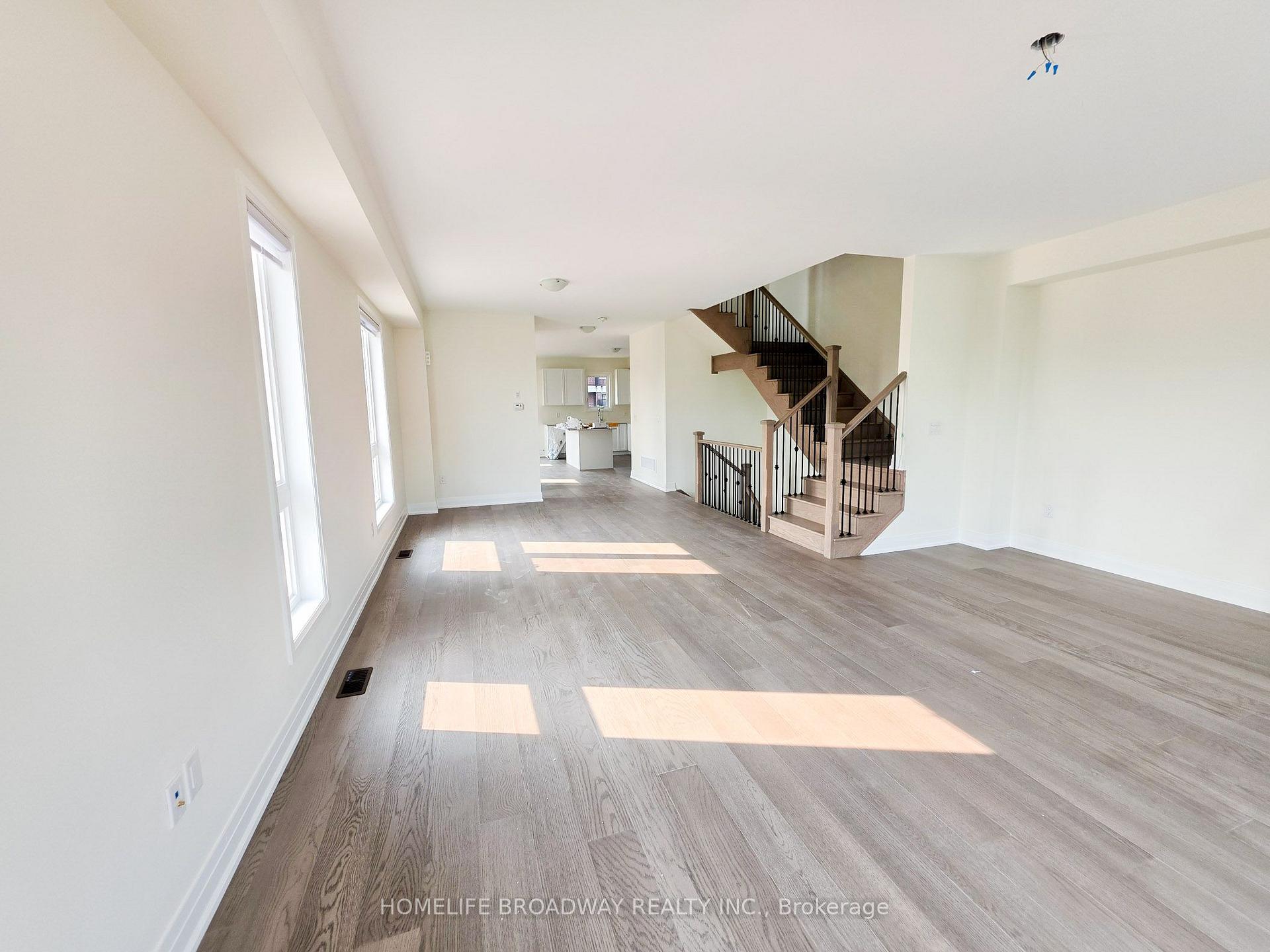 Photo 11 of 51 Mumbai Drive, Markham, Middlefield — HOMEH