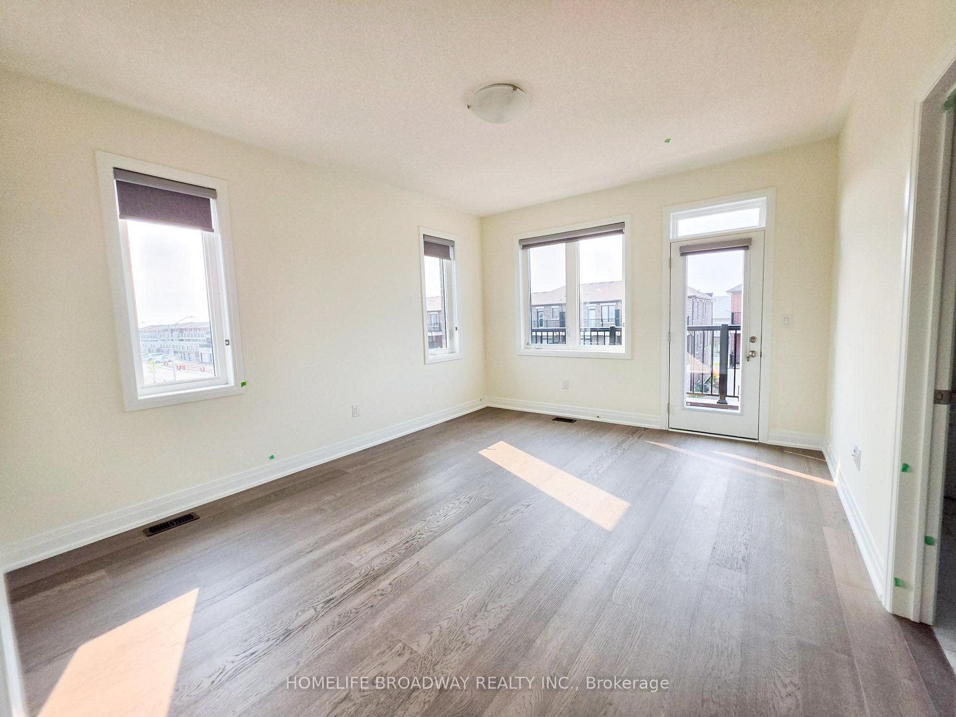 Photo 17 of 51 Mumbai Drive, Markham, Middlefield — HOMEH
